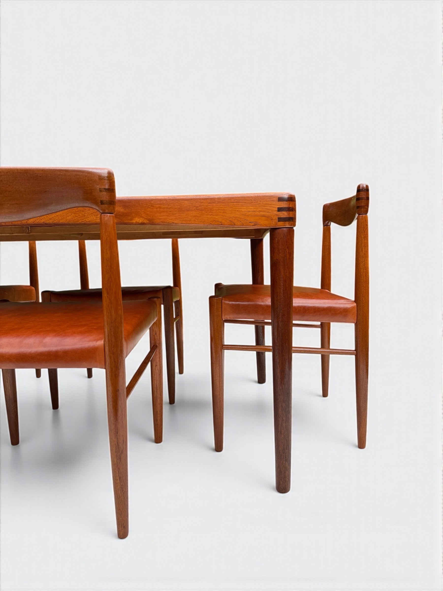 Set_of_Dinning_by_H.W.Klein_&_Cognac_in_Teak_and_Leather_for_Bramin,_Denmark_1960's