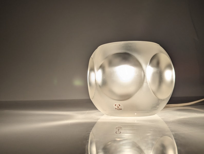 Ice_Cube_Crystal_Table_Lamp_by_Peill_&_Putzler,_Germany,_1970s