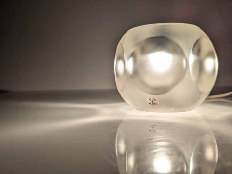 Ice_Cube_Crystal_Table_Lamp_by_Peill_&_Putzler,_Germany,_1970s