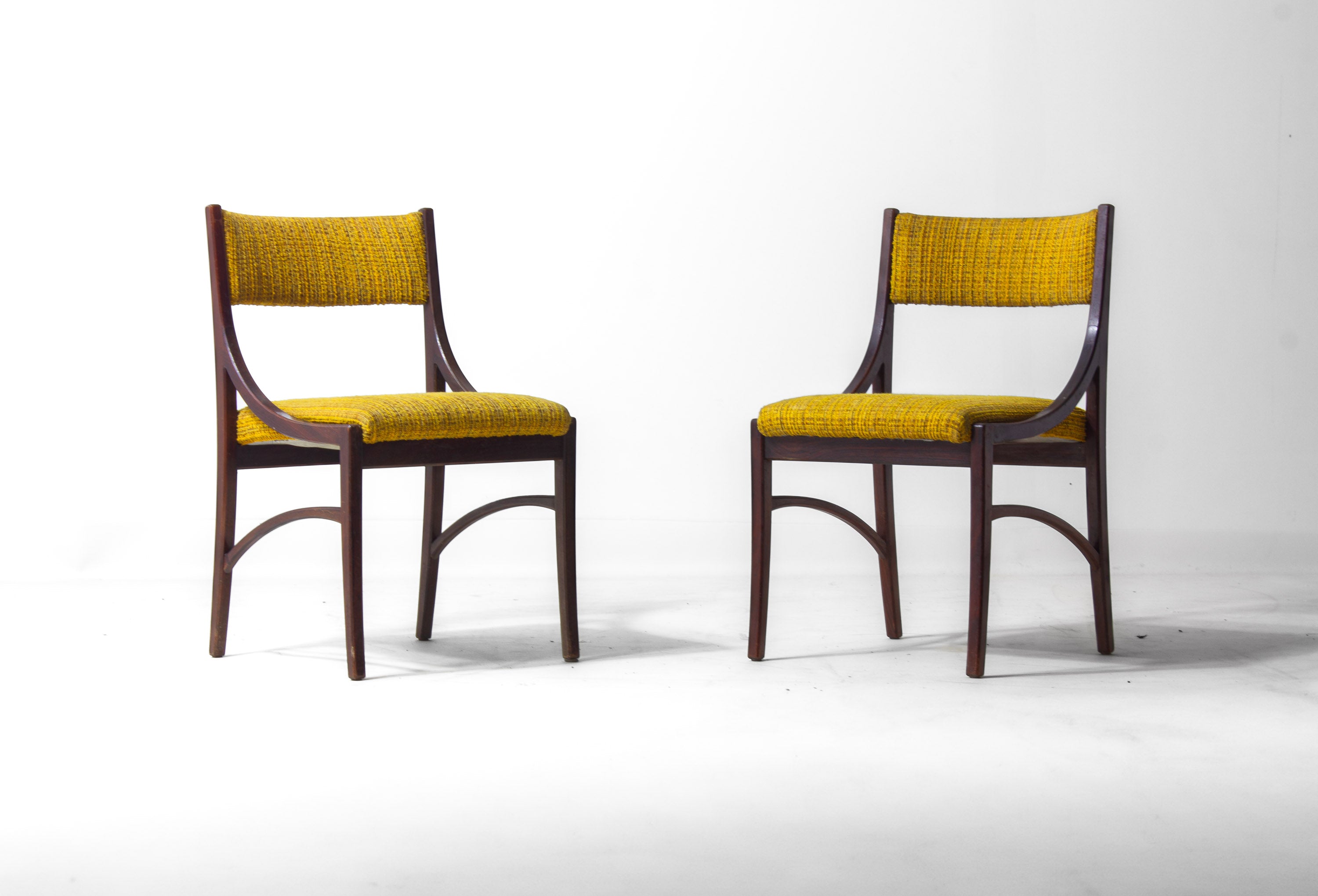 Set_of_5_Vintage_Model_110_Dining_Chairs_by_Ico_Parisi,_Italian_Mid_Century_Modern_Wooden_Chairs