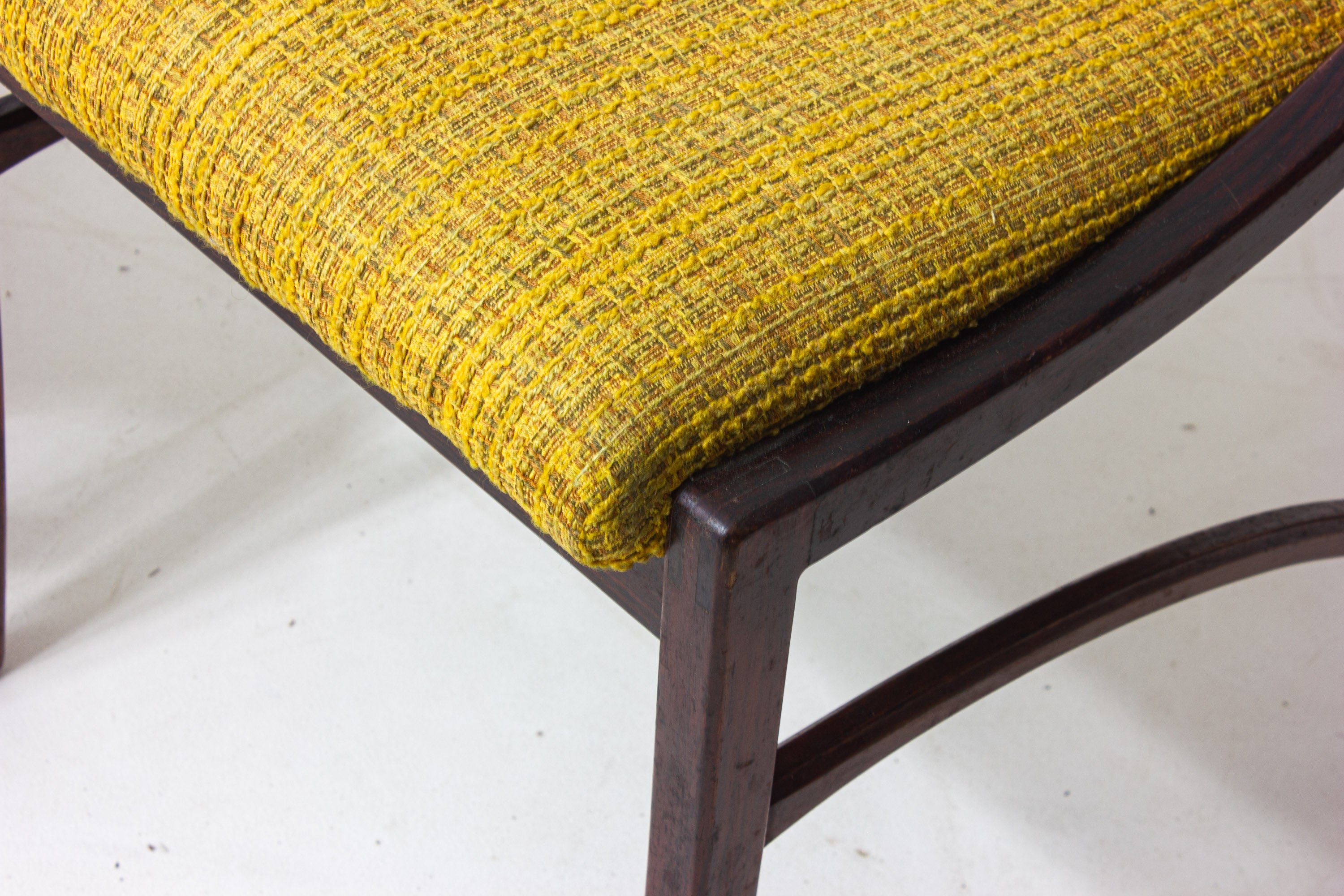 Set_of_5_Vintage_Model_110_Dining_Chairs_by_Ico_Parisi,_Italian_Mid_Century_Modern_Wooden_Chairs