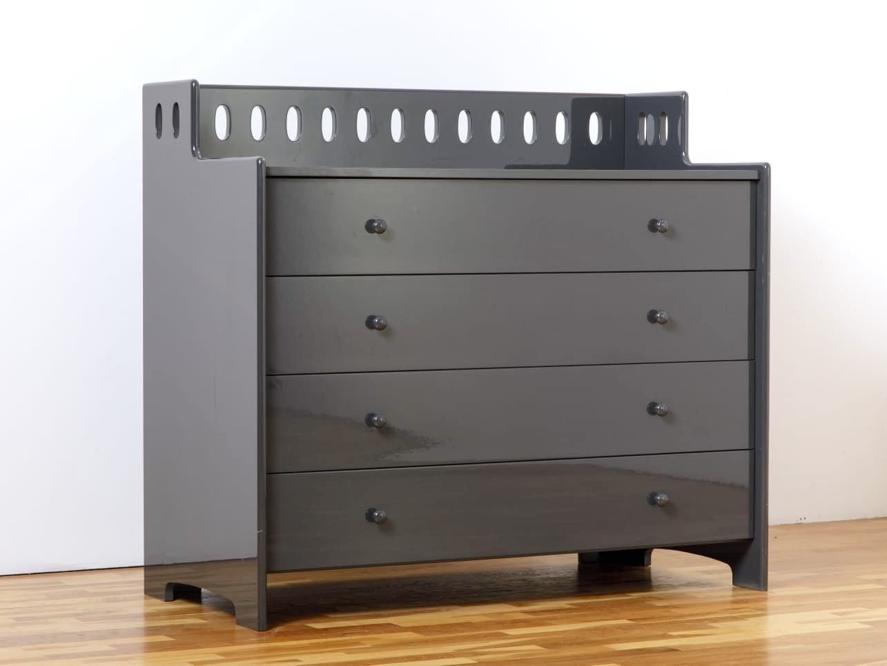 Ignazio_Gardella_‘Mirtide’_Dresser_for_MisuraEmme,_1980s