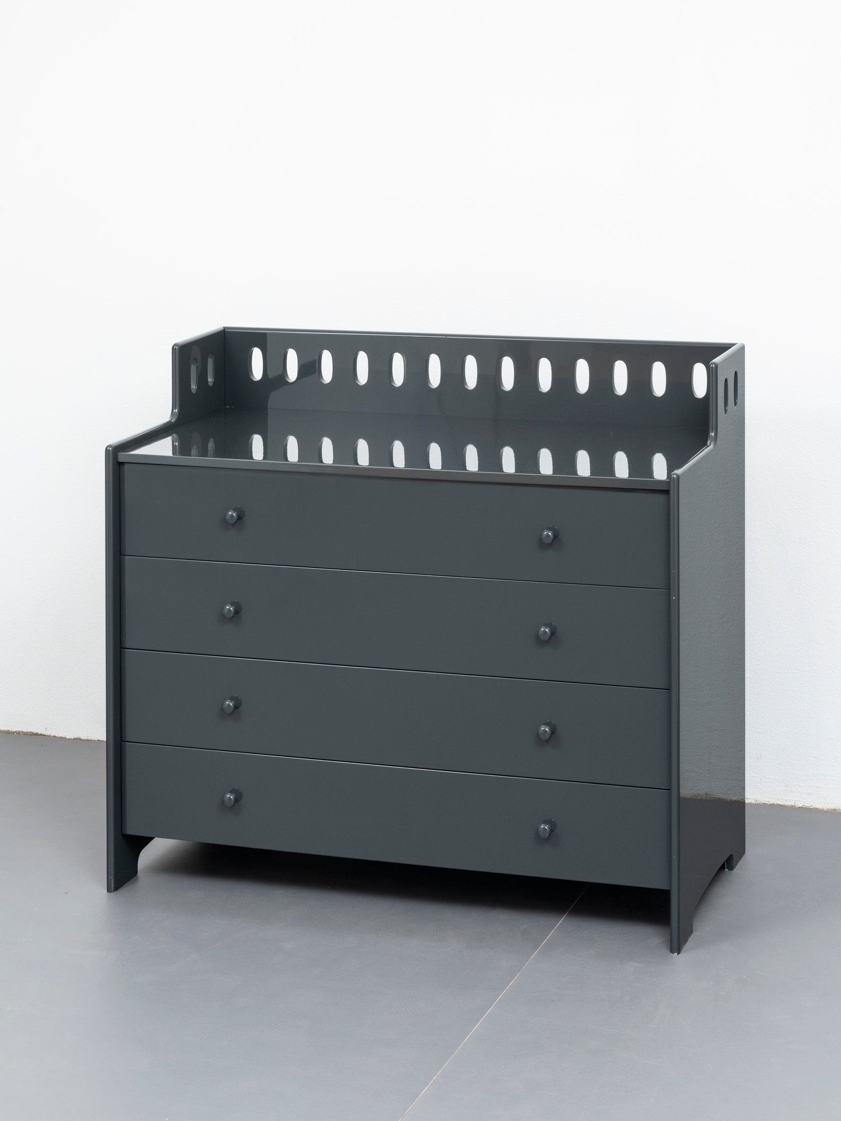 Ignazio_Gardella_‘Mirtide’_Dresser_for_MisuraEmme,_1980s