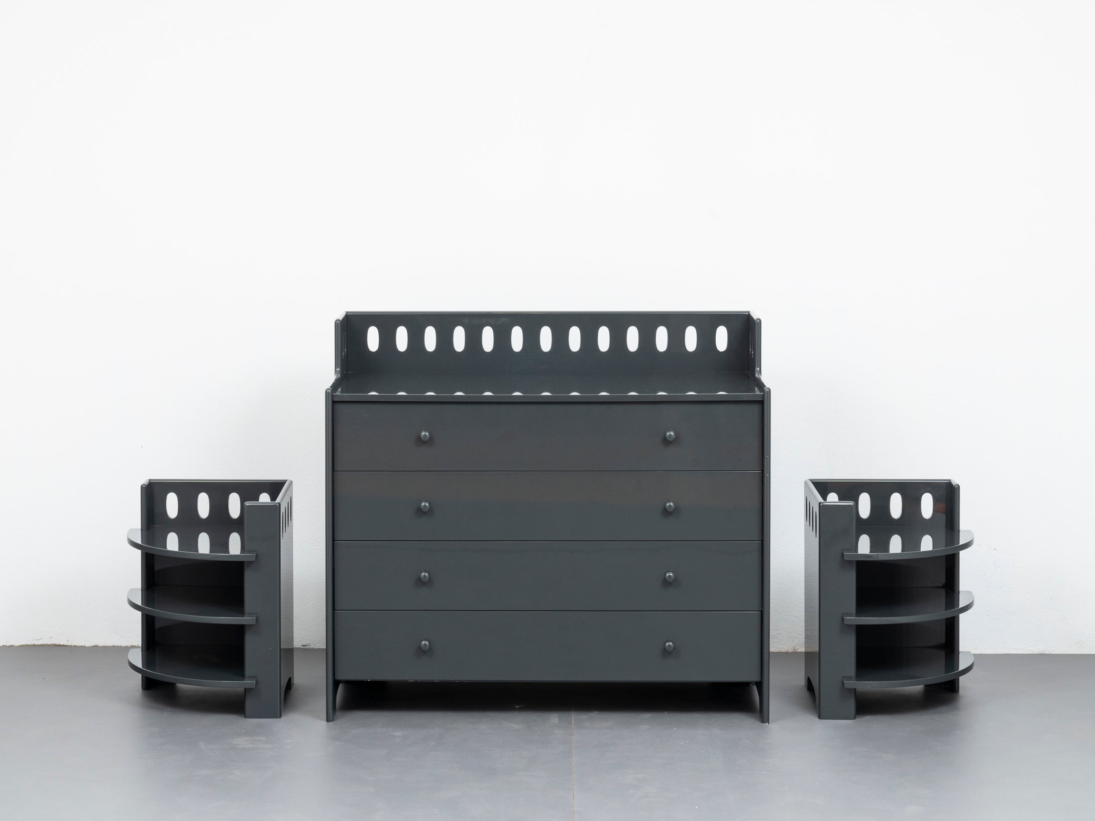 Ignazio_Gardella_‘Mirtide’_Dresser_for_MisuraEmme,_1980s