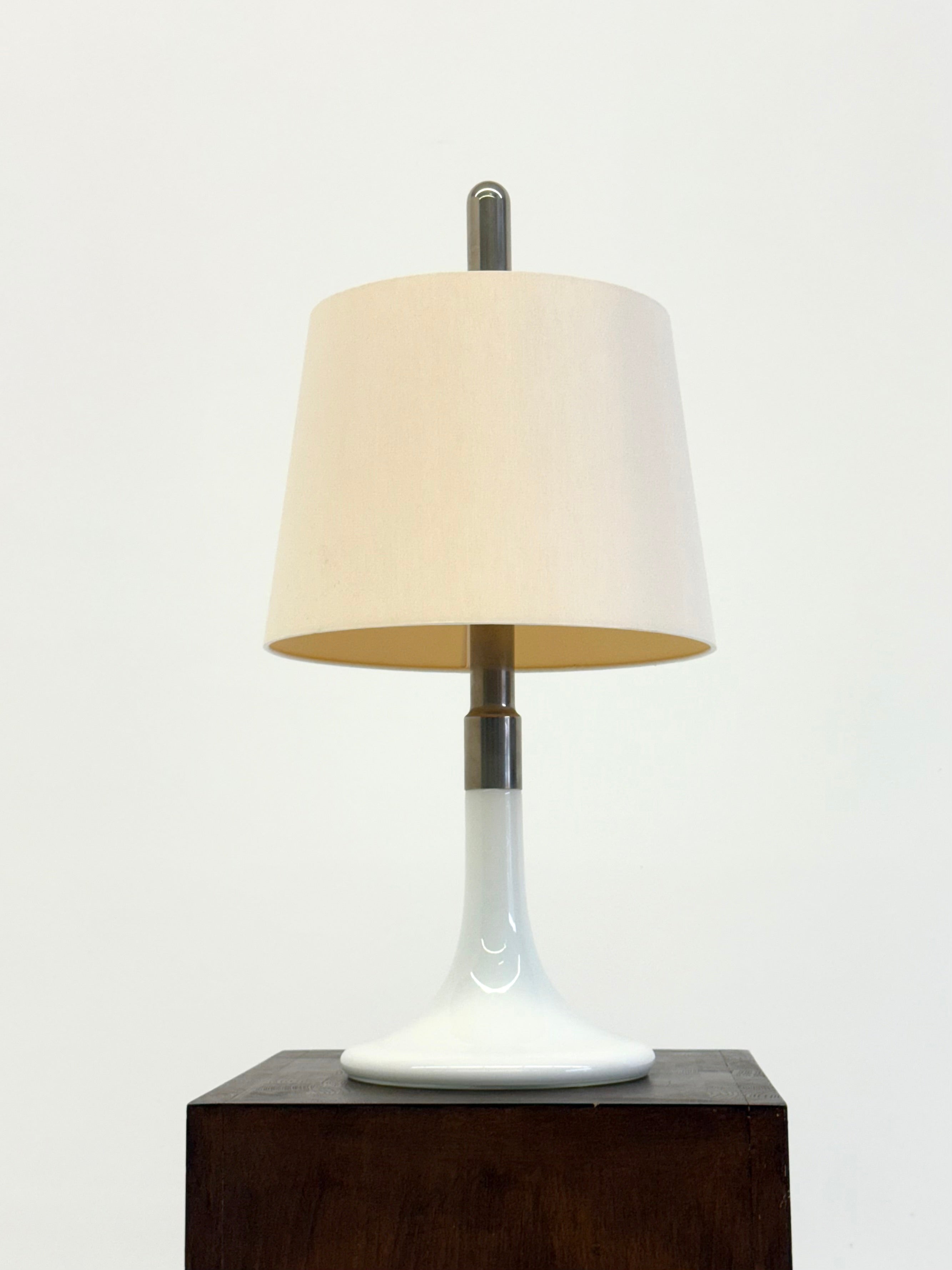 Ingo_Maurer_ML-3_Table_Lamp