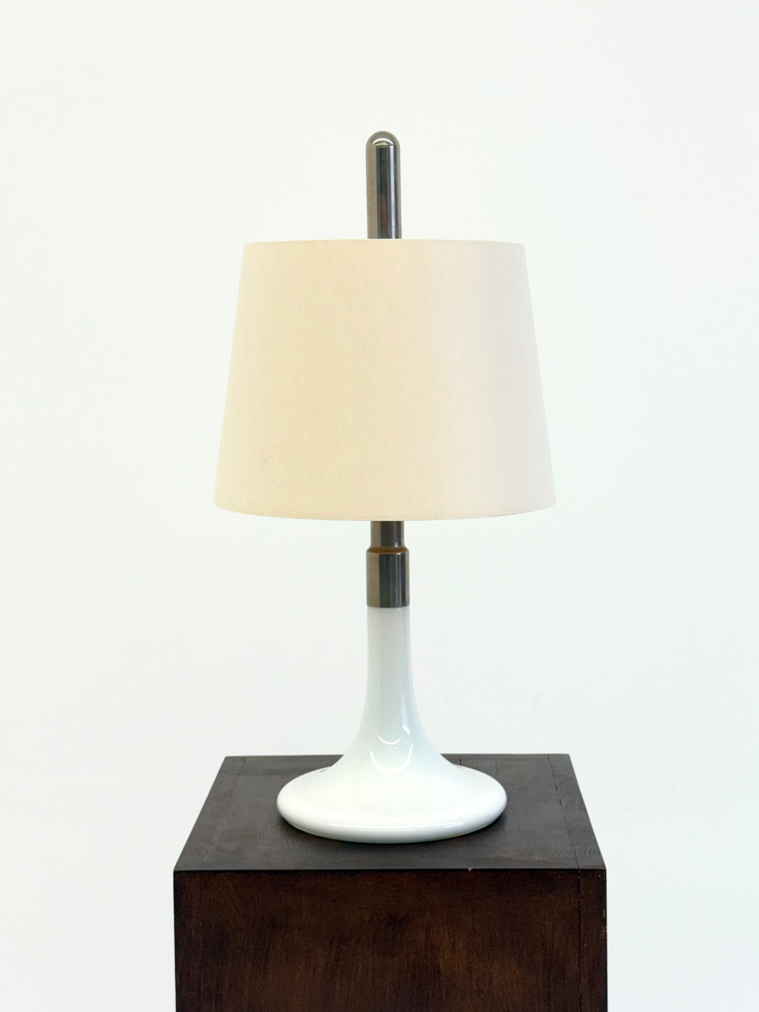 Ingo_Maurer_ML-3_Table_Lamp