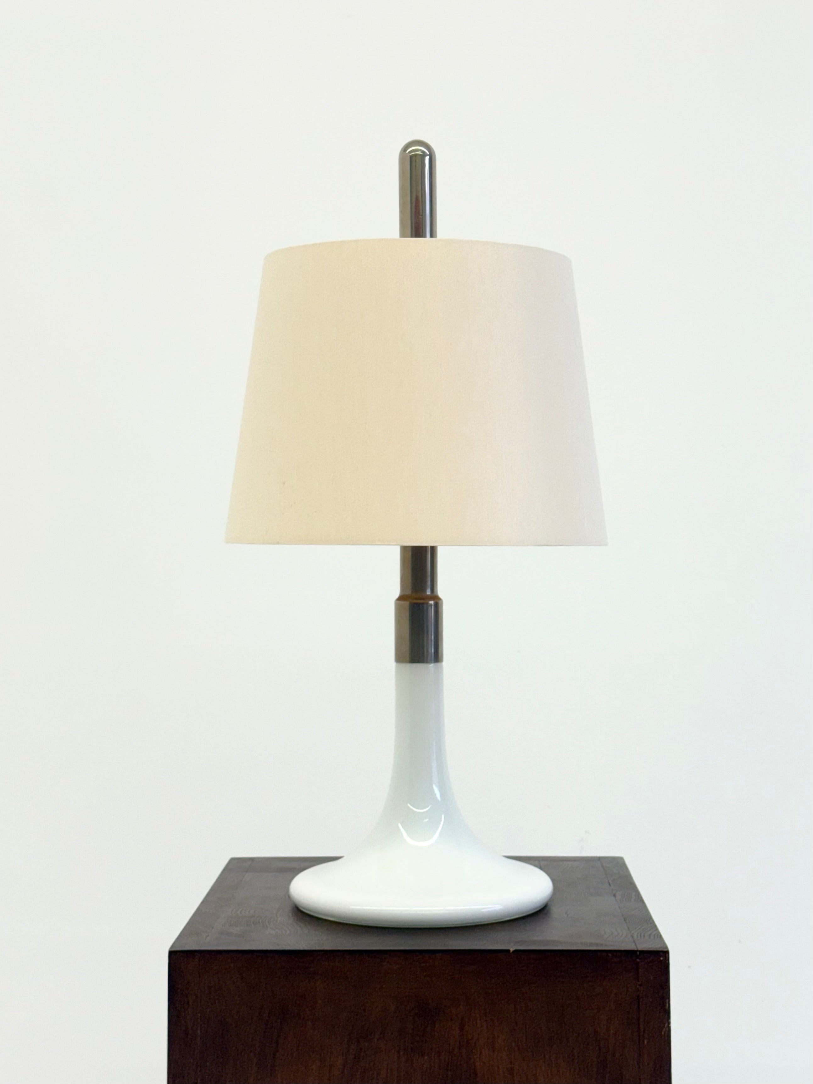Ingo_Maurer_ML-3_Table_Lamp