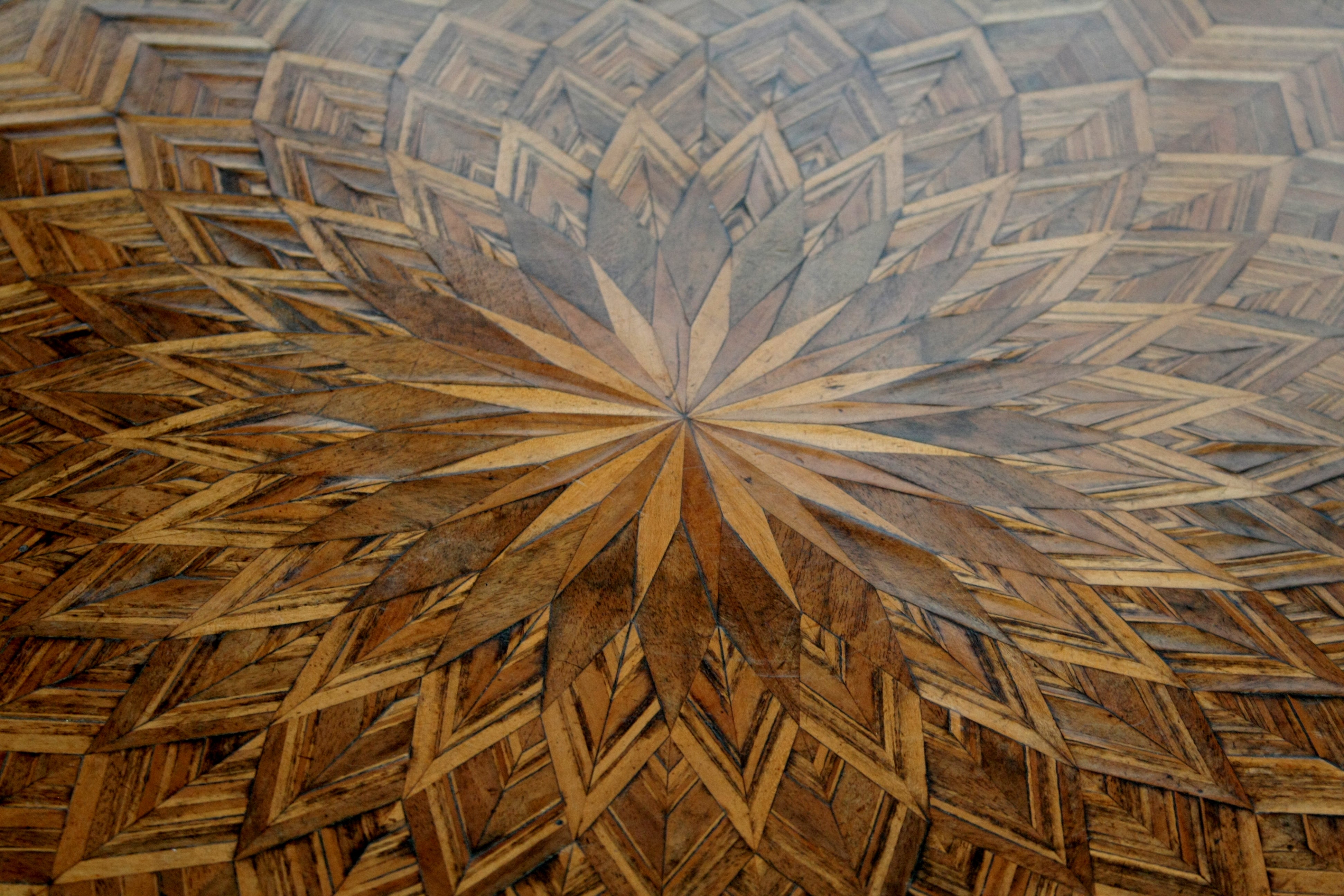 Inlaid_coffee_table,_Italy,_before_1890
