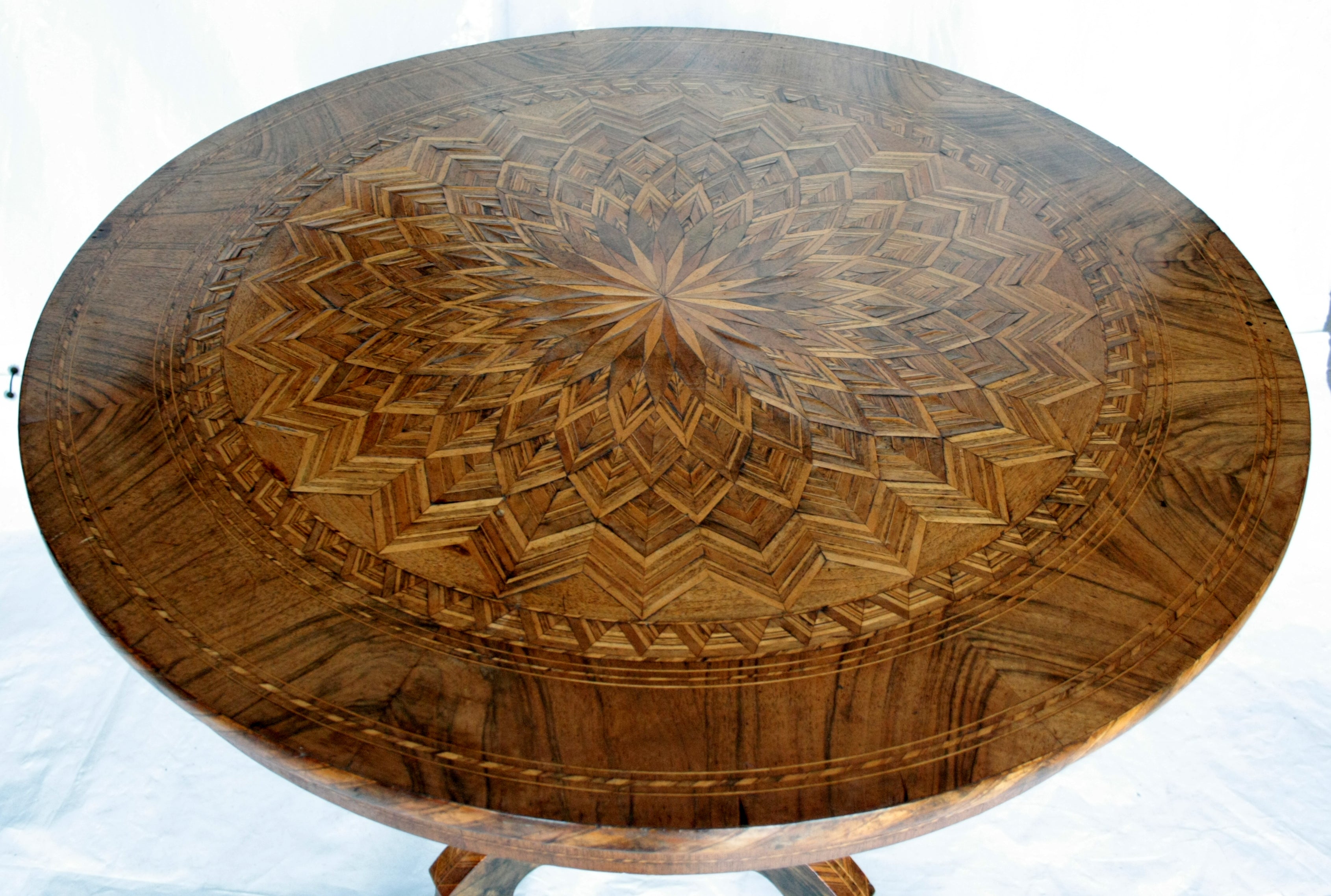 Inlaid_coffee_table,_Italy,_before_1890