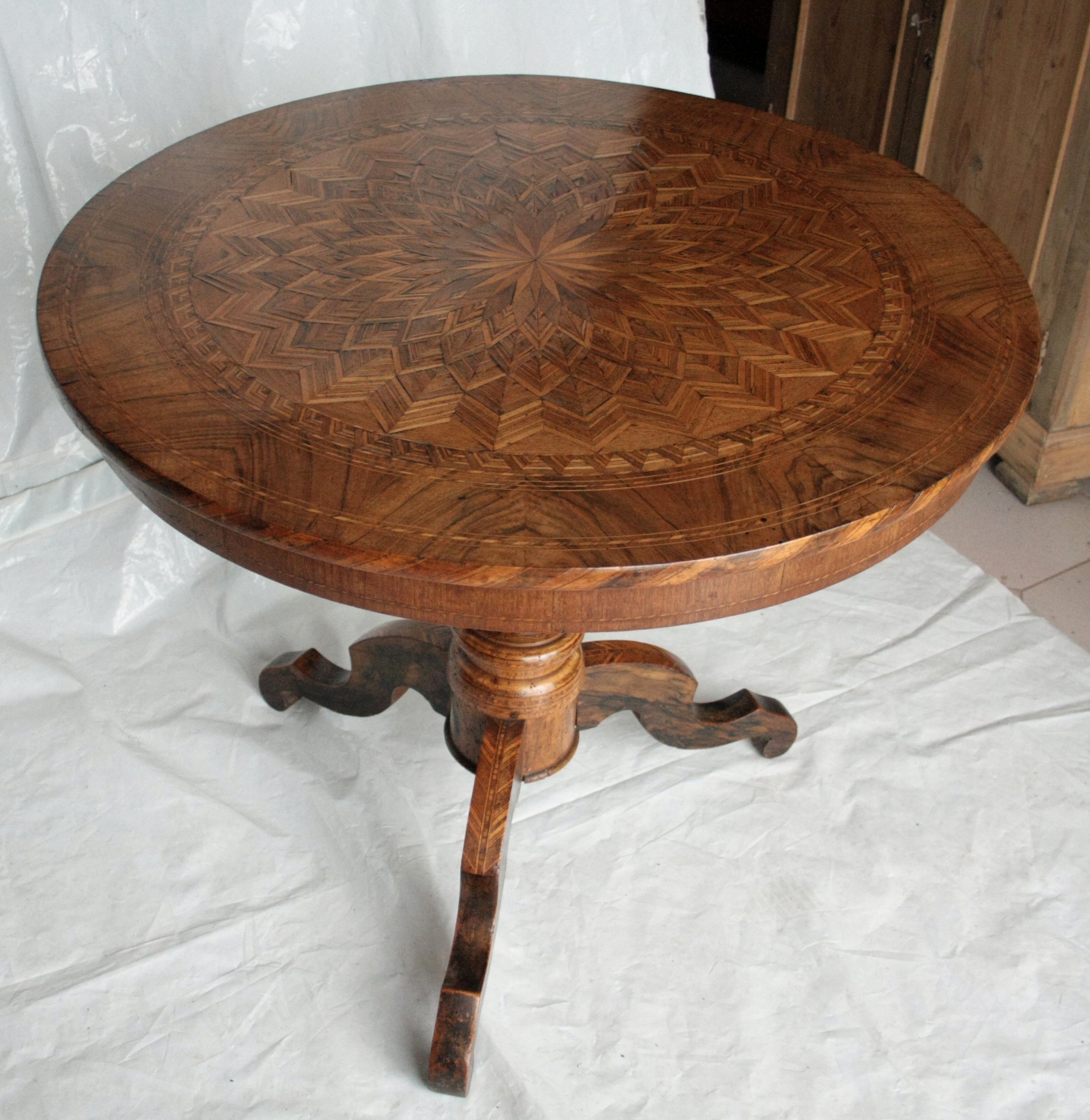 Inlaid_coffee_table,_Italy,_before_1890