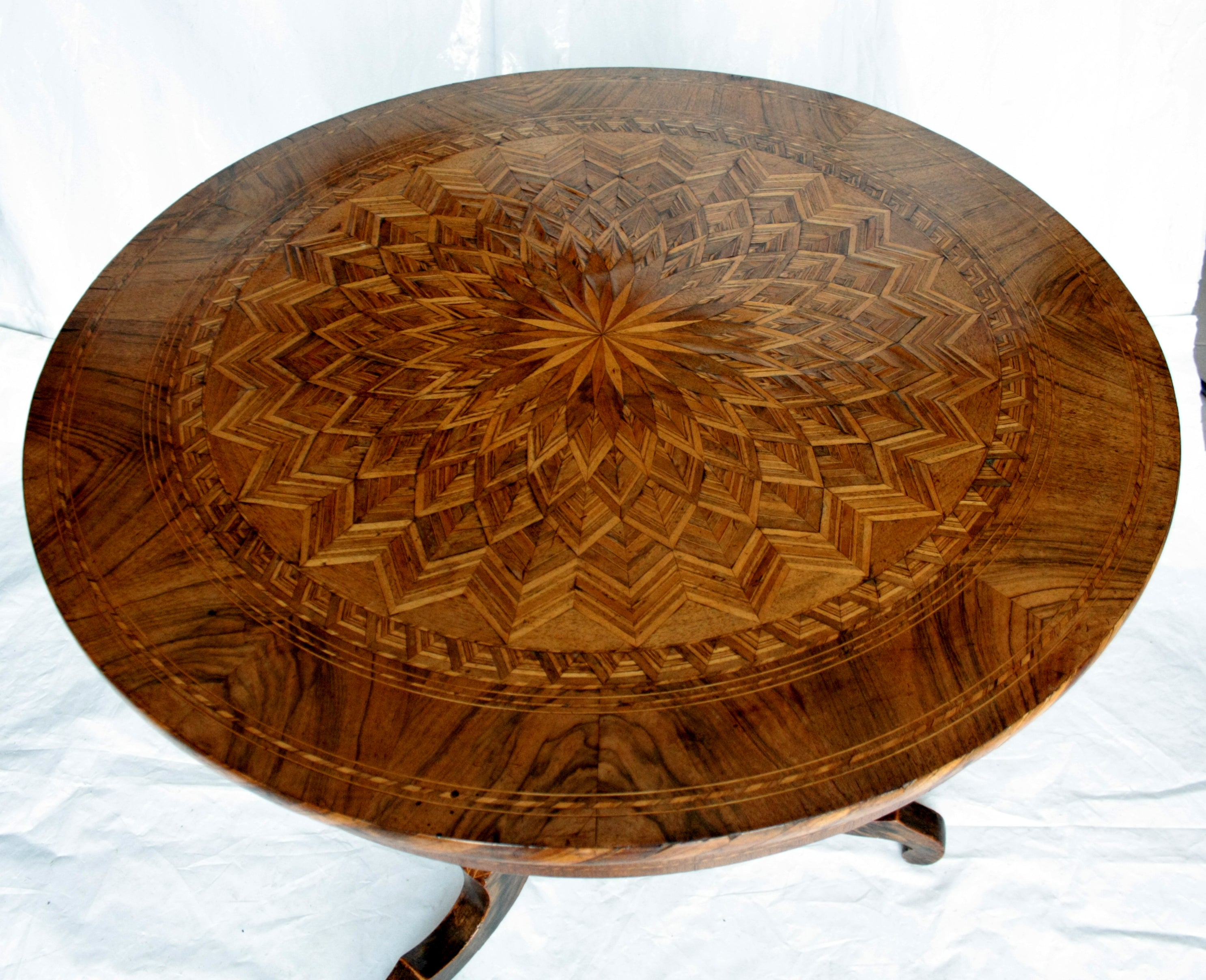 Inlaid_coffee_table,_Italy,_before_1890