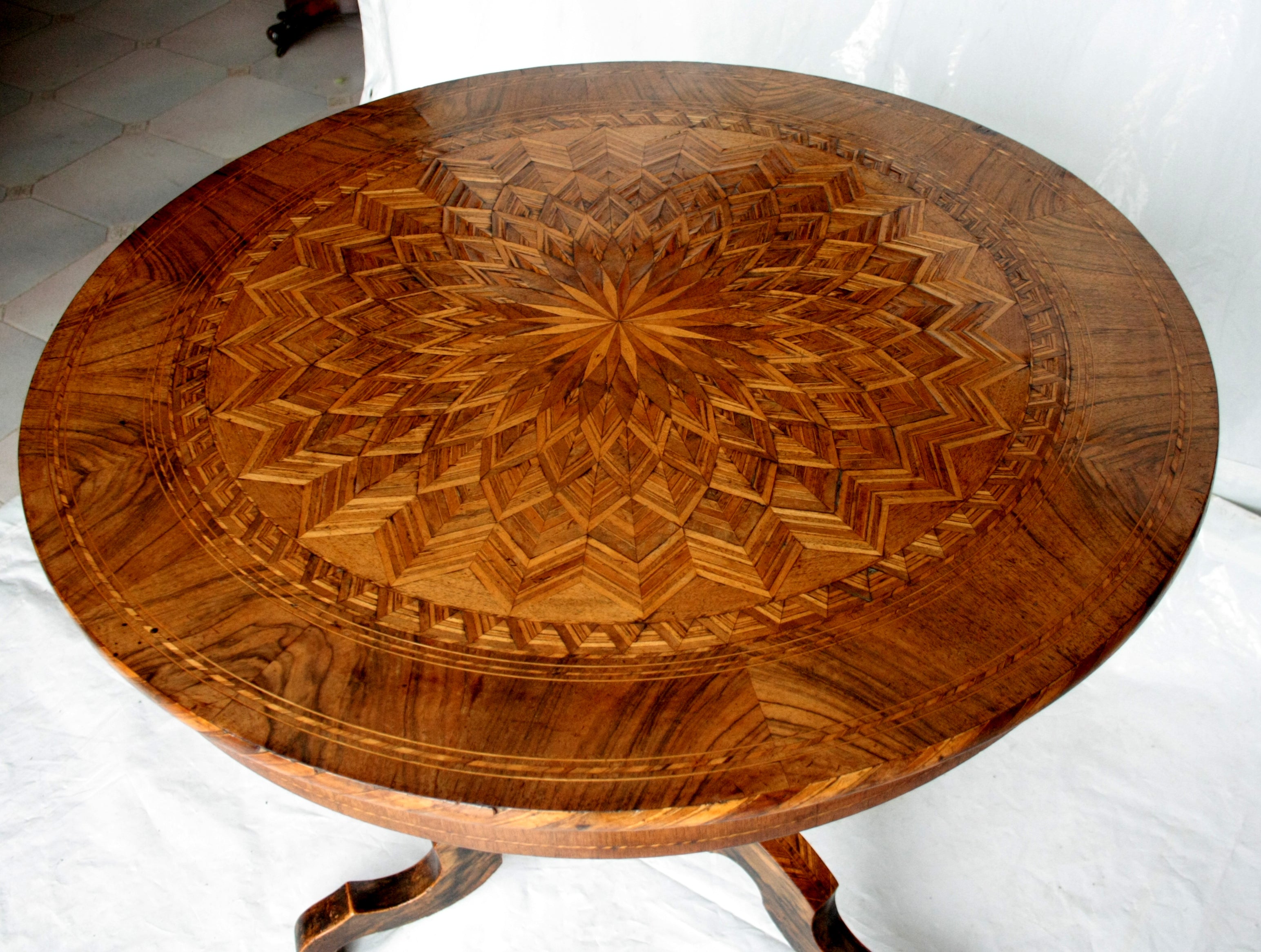 Inlaid_coffee_table,_Italy,_before_1890