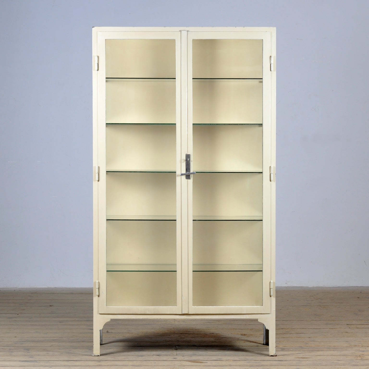 Vintage_Iron_Medical_cabinet_from_1930s