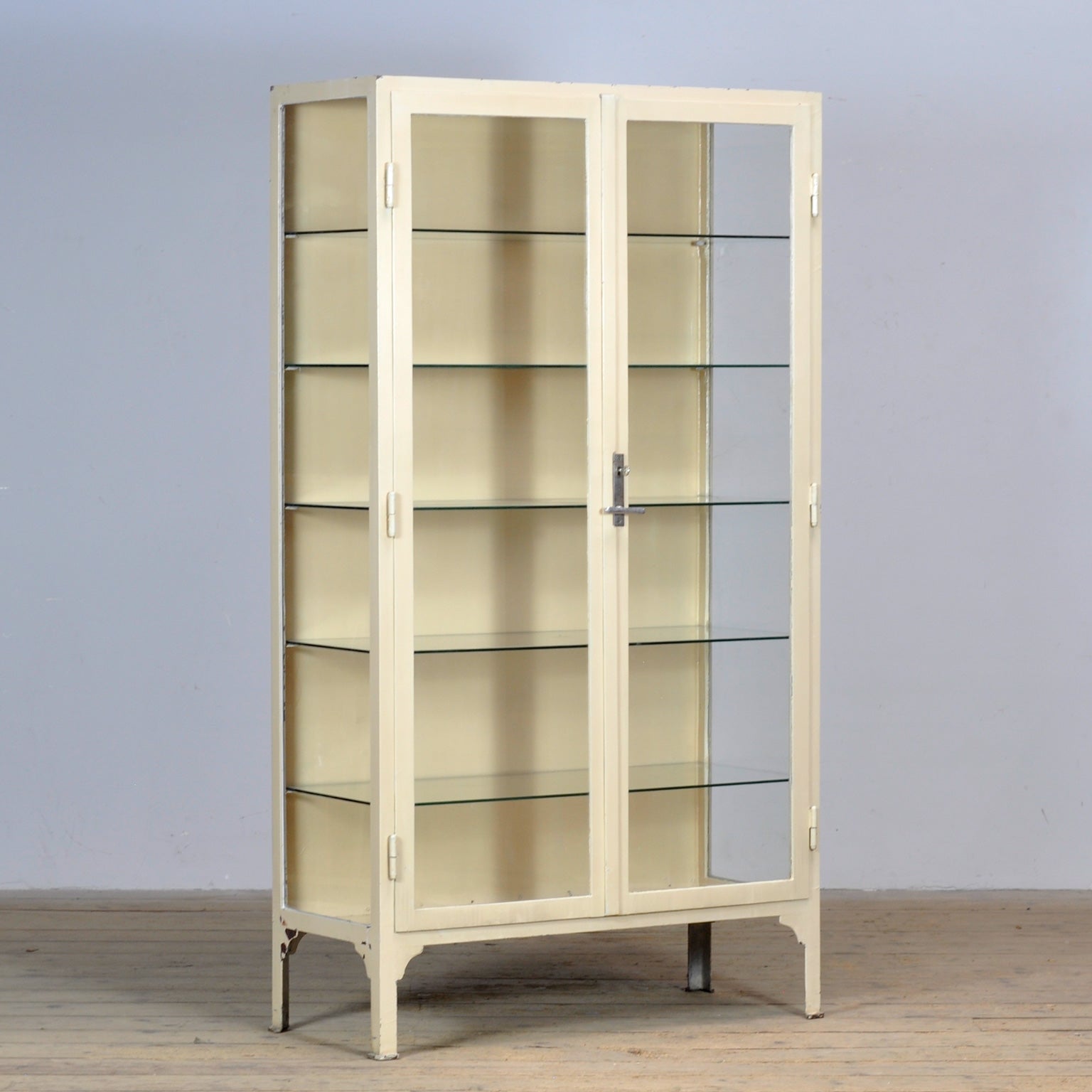 Vintage_Iron_Medical_cabinet_from_1930s