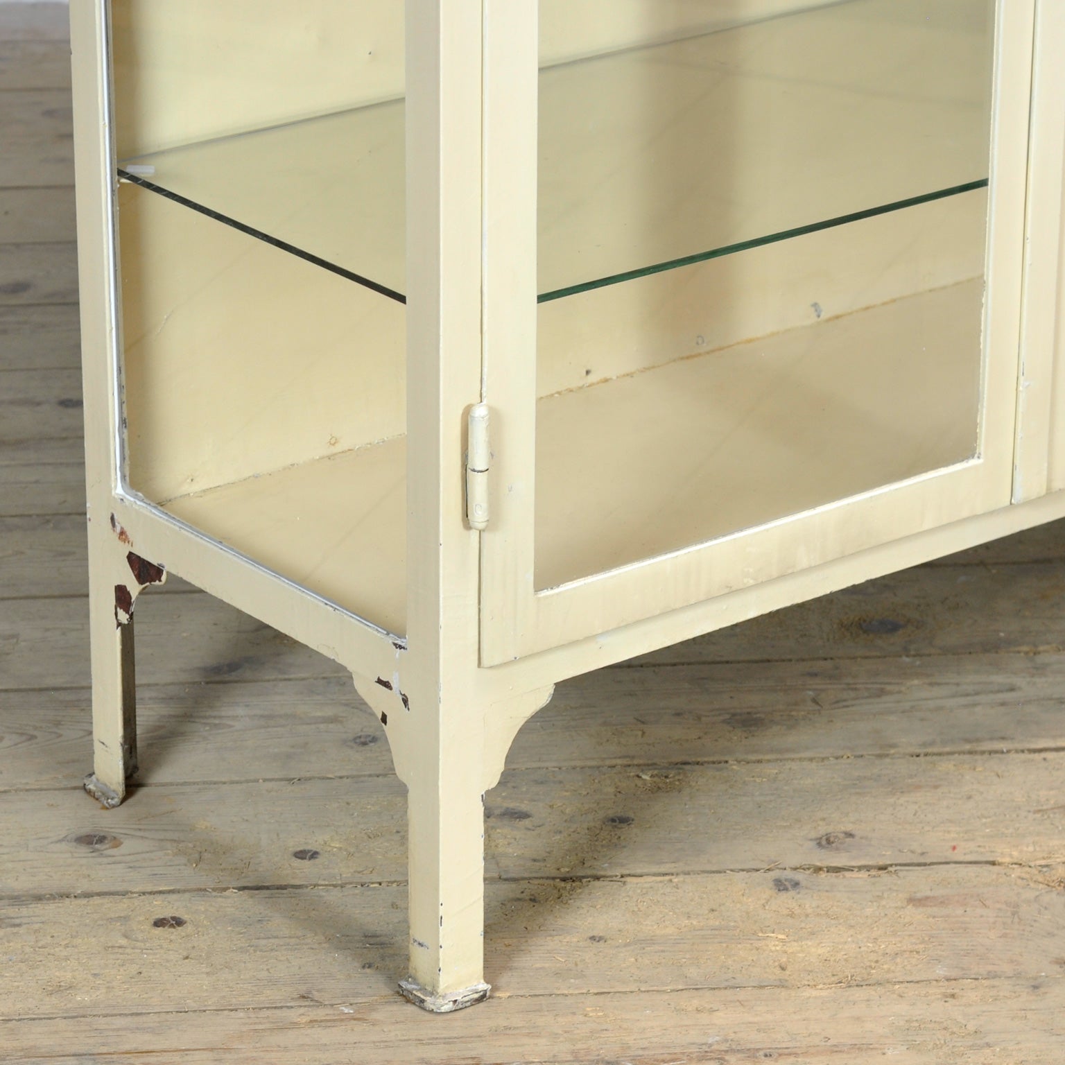 Vintage_Iron_Medical_cabinet_from_1930s