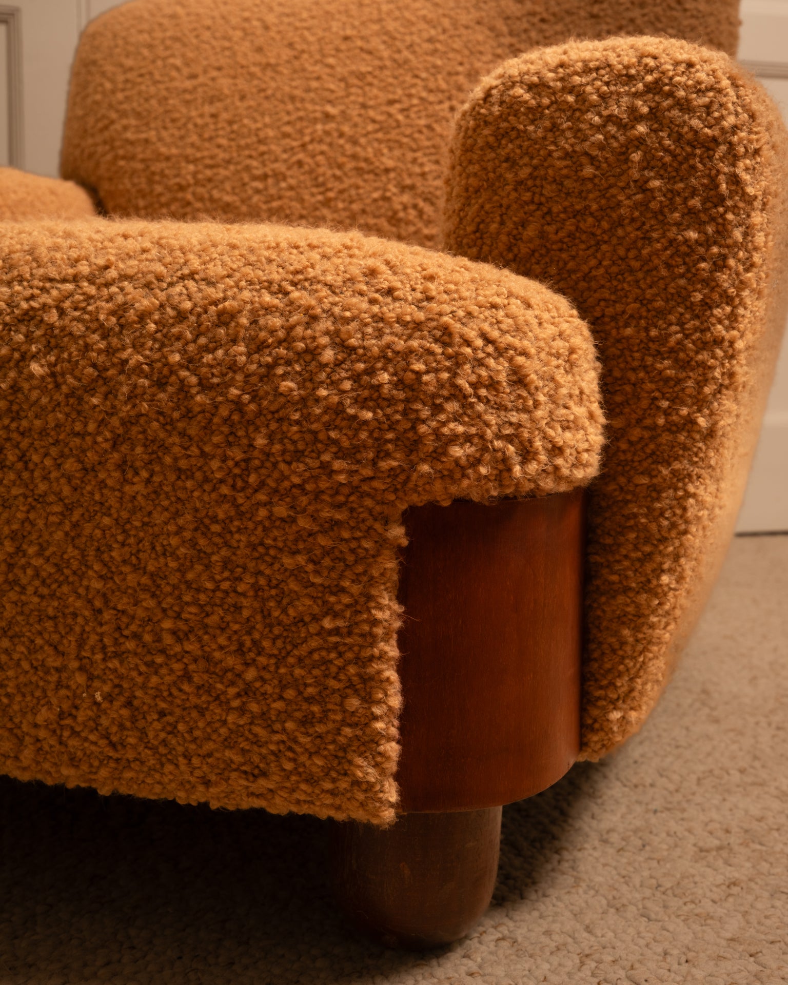 Set_of_2_Italian_Armchairs_in_Designers_Guild_Fabric,_1970s