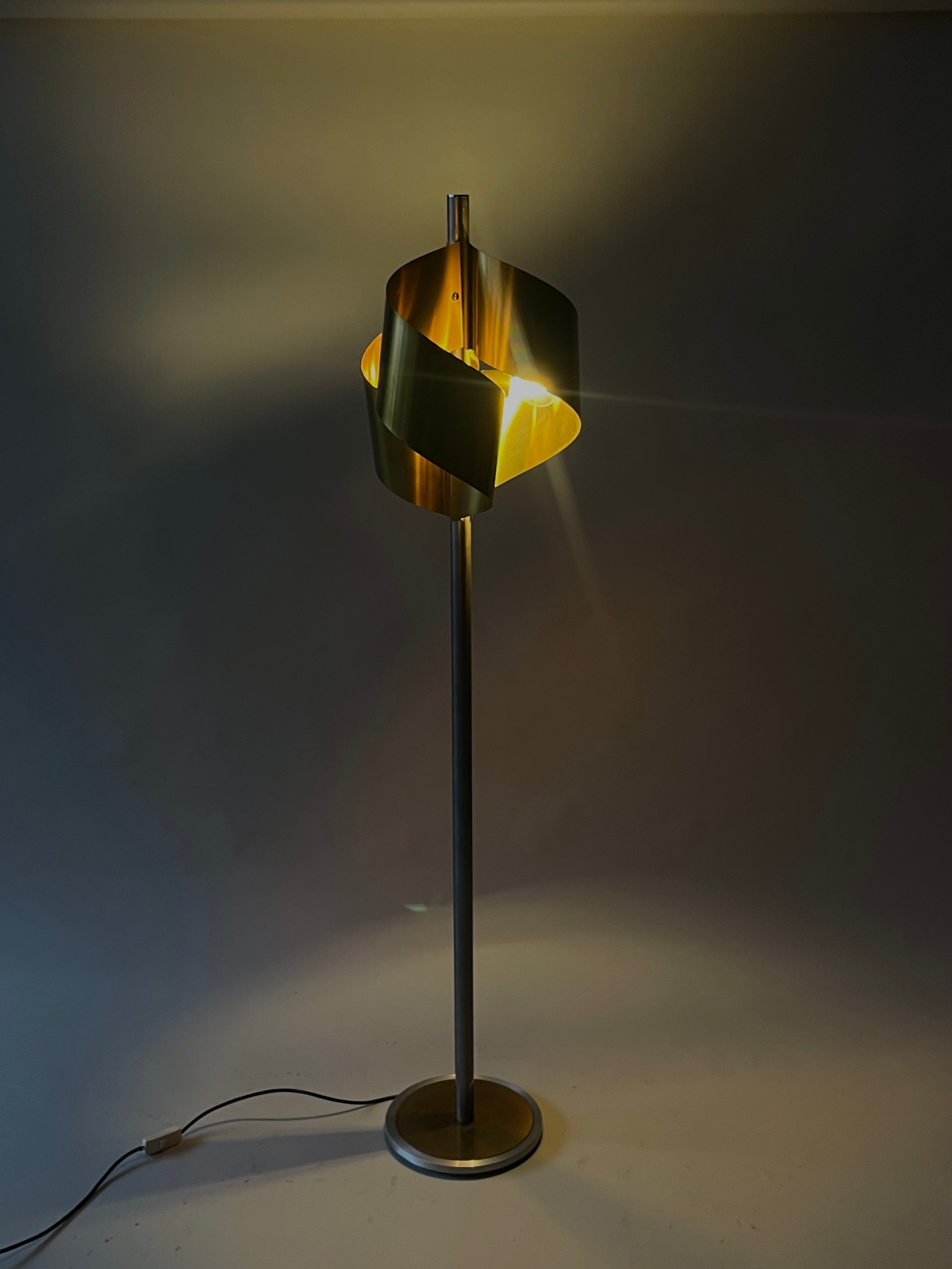 Brushed_Steel_and_Brass_Floor_Lamp,_Mid_Century_Modern,_1970s,_Italy
