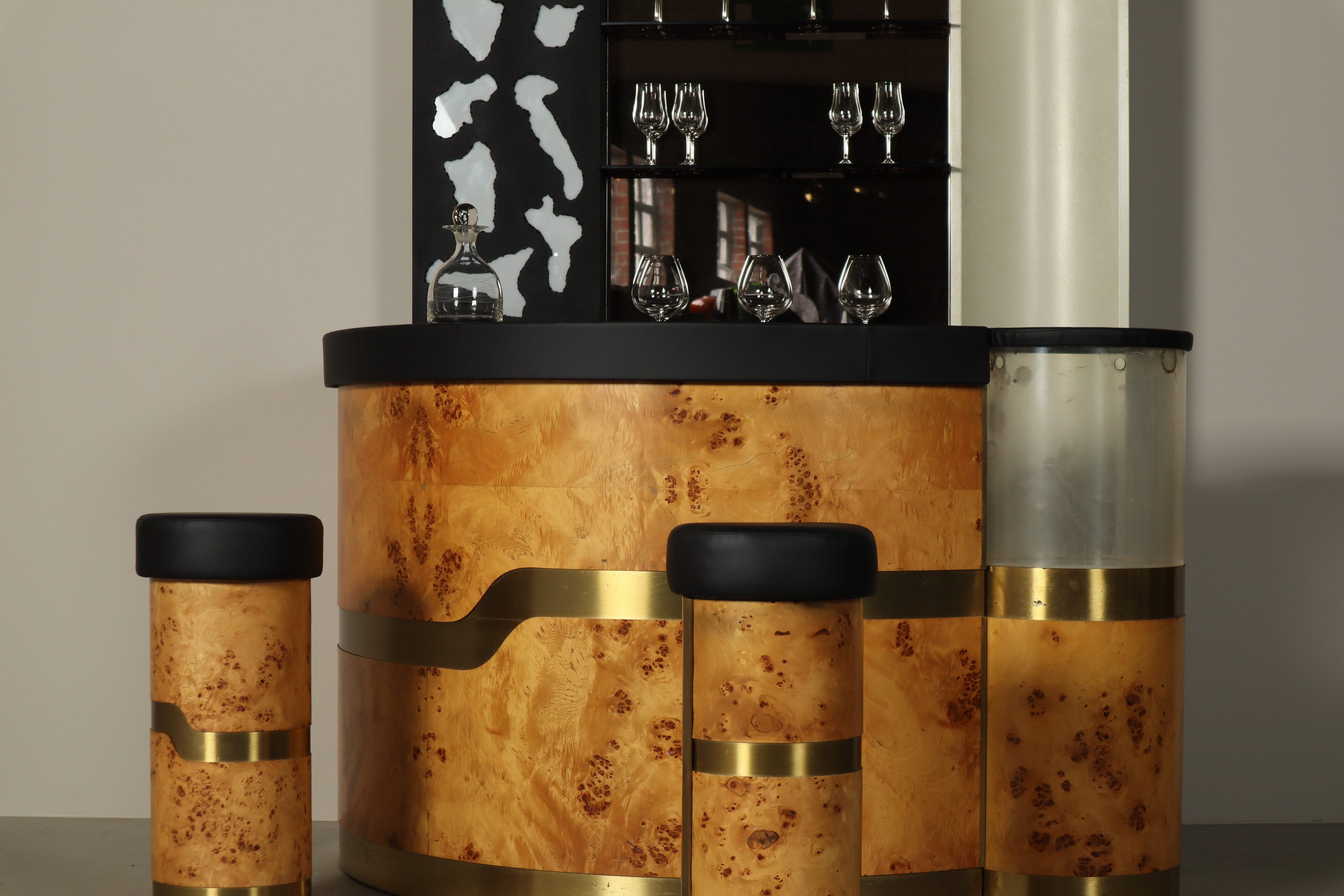 1970s_Italian_Cocktail_Bar_with_Burl_Wood_Veneer,_Illuminated_Back_Bar,_Aquarium_and_2_Matching_Stools