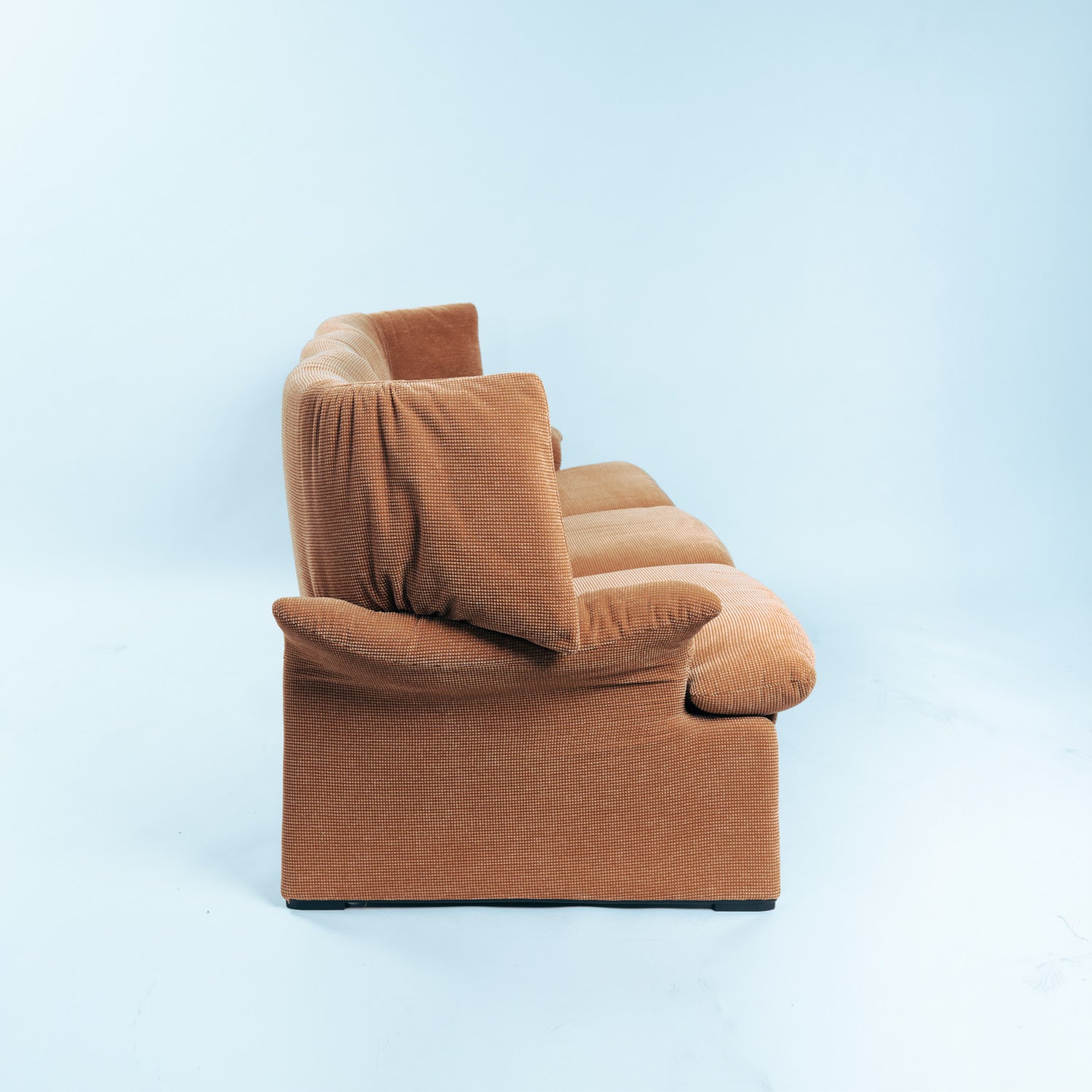 Vico_Magistretti_Portovenere_3_Seater_Sofa_for_Cassina,_Peach_Upholstery,_Italy,_1982