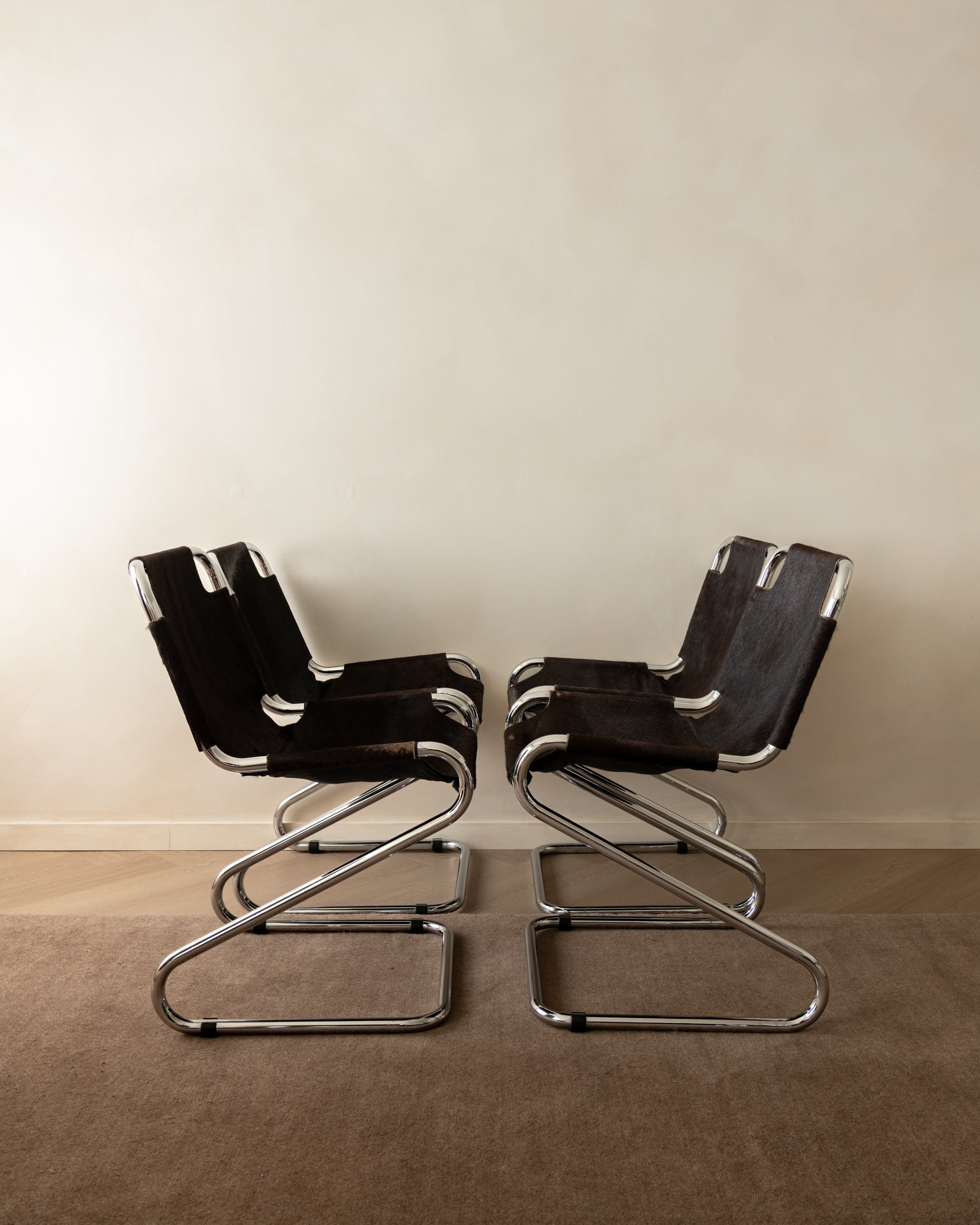 Set_of_4_Italian_Cantilever_Dining_Chairs_in_Brown_Cowhide_and_Chrome,_1970s