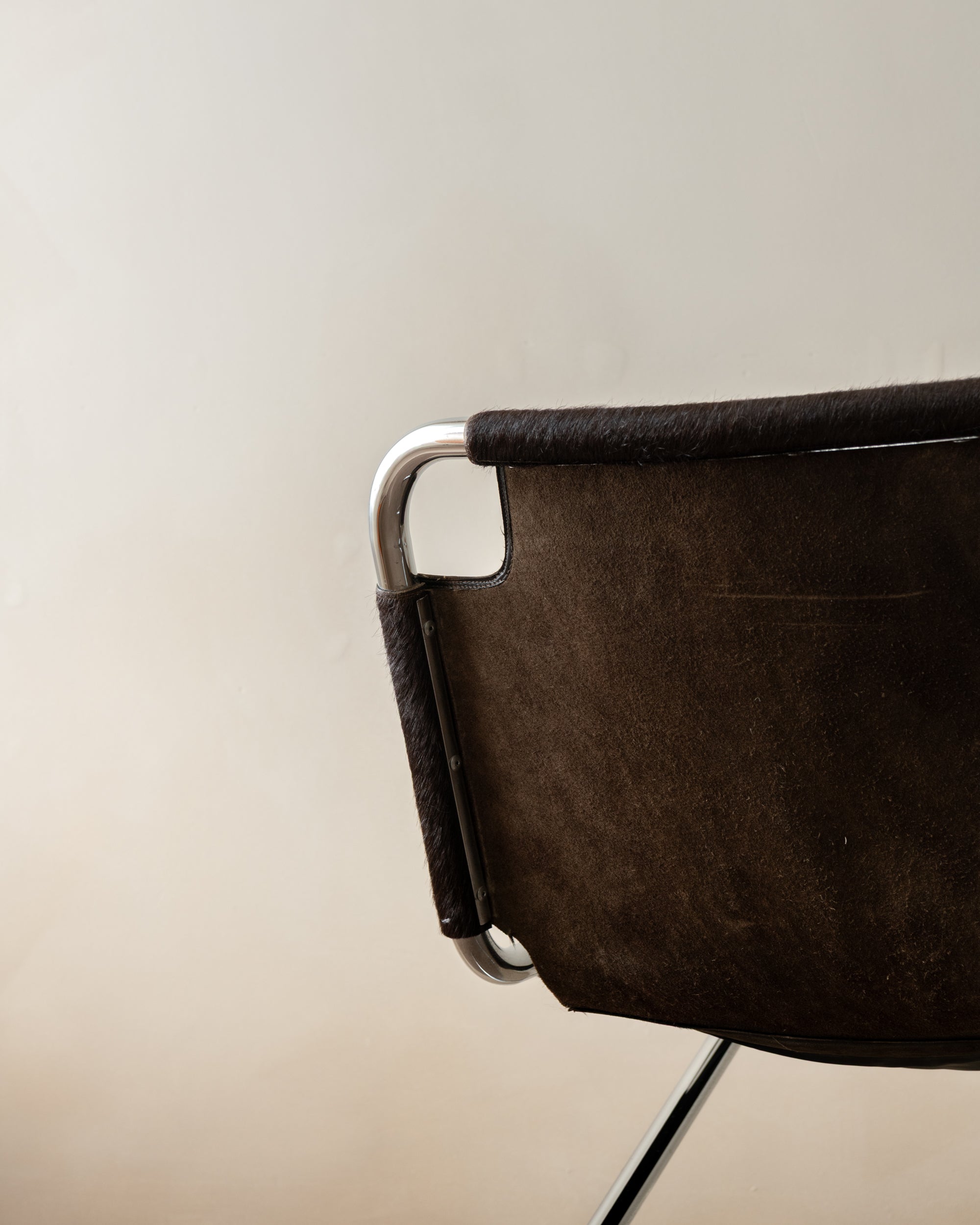Set_of_4_Italian_Cantilever_Dining_Chairs_in_Brown_Cowhide_and_Chrome,_1970s