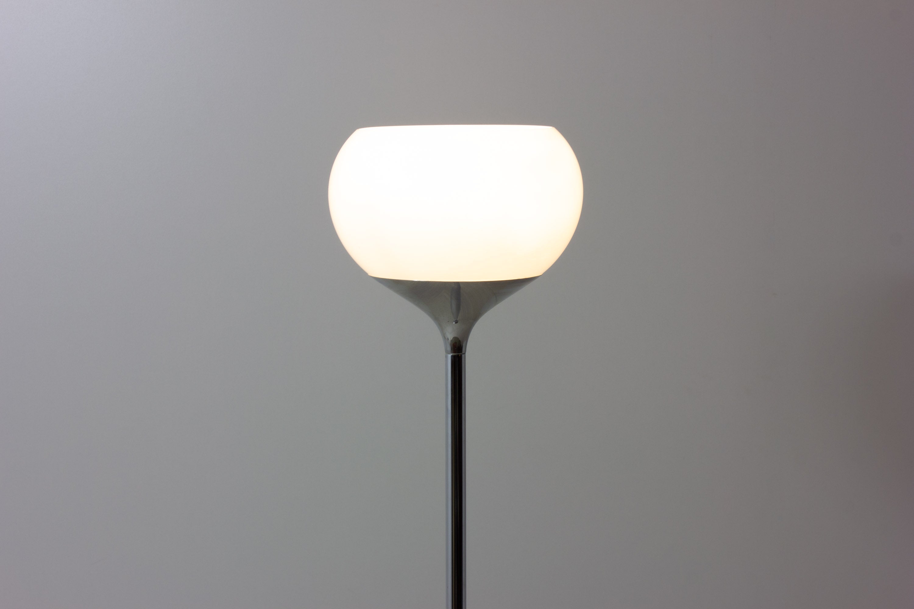 Vintage_Italian_Chrome_Floor_Lamp_Attributed_to_Guzzini,_1970s_Space_Age_White_Dome_Lamp