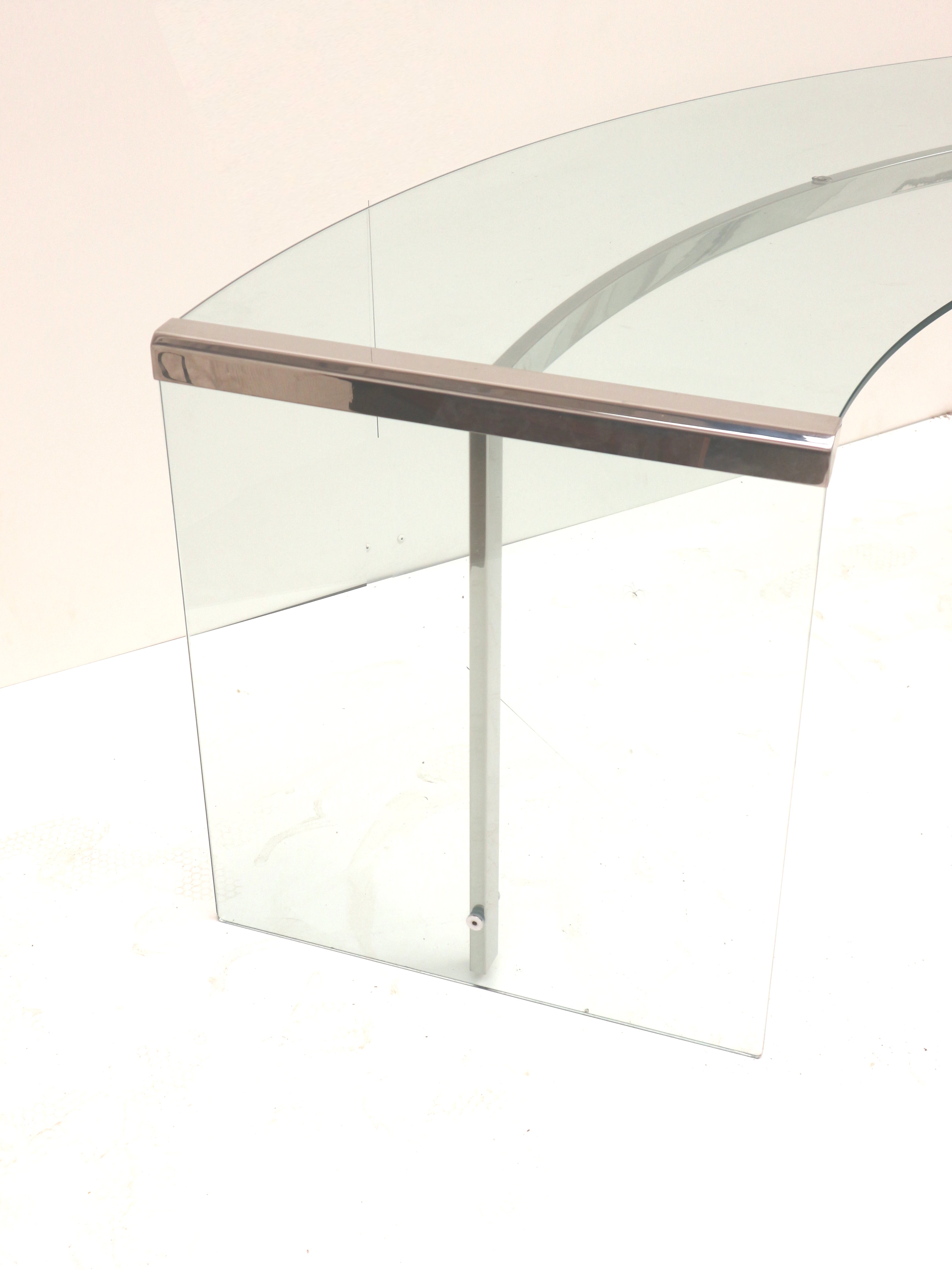 Italian_design_executive_desk_/_safety_glass_desk_designed_by_Pierangelo_Gallotti_for_Gallotti_&_Radice
