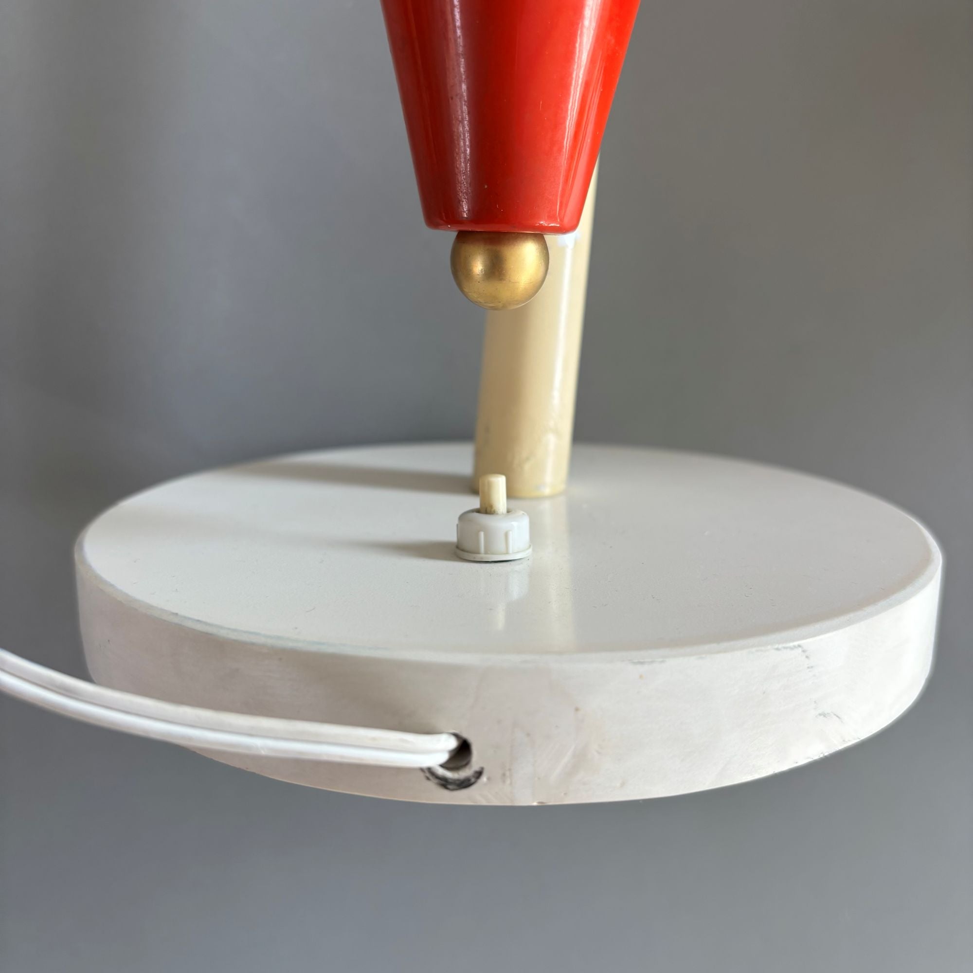 Italian_design_table_or_desk_lamp,_1950s