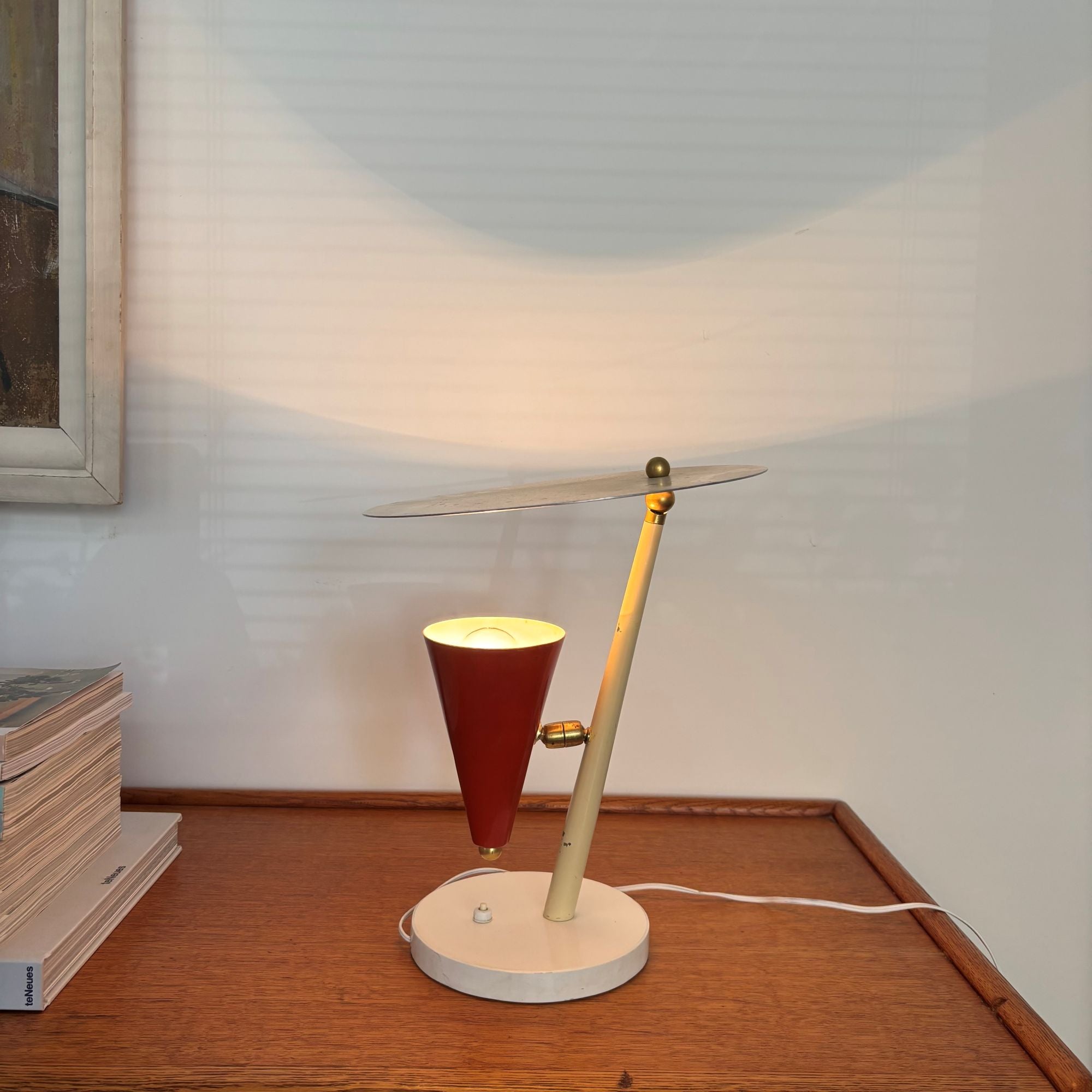 Italian_design_table_or_desk_lamp,_1950s
