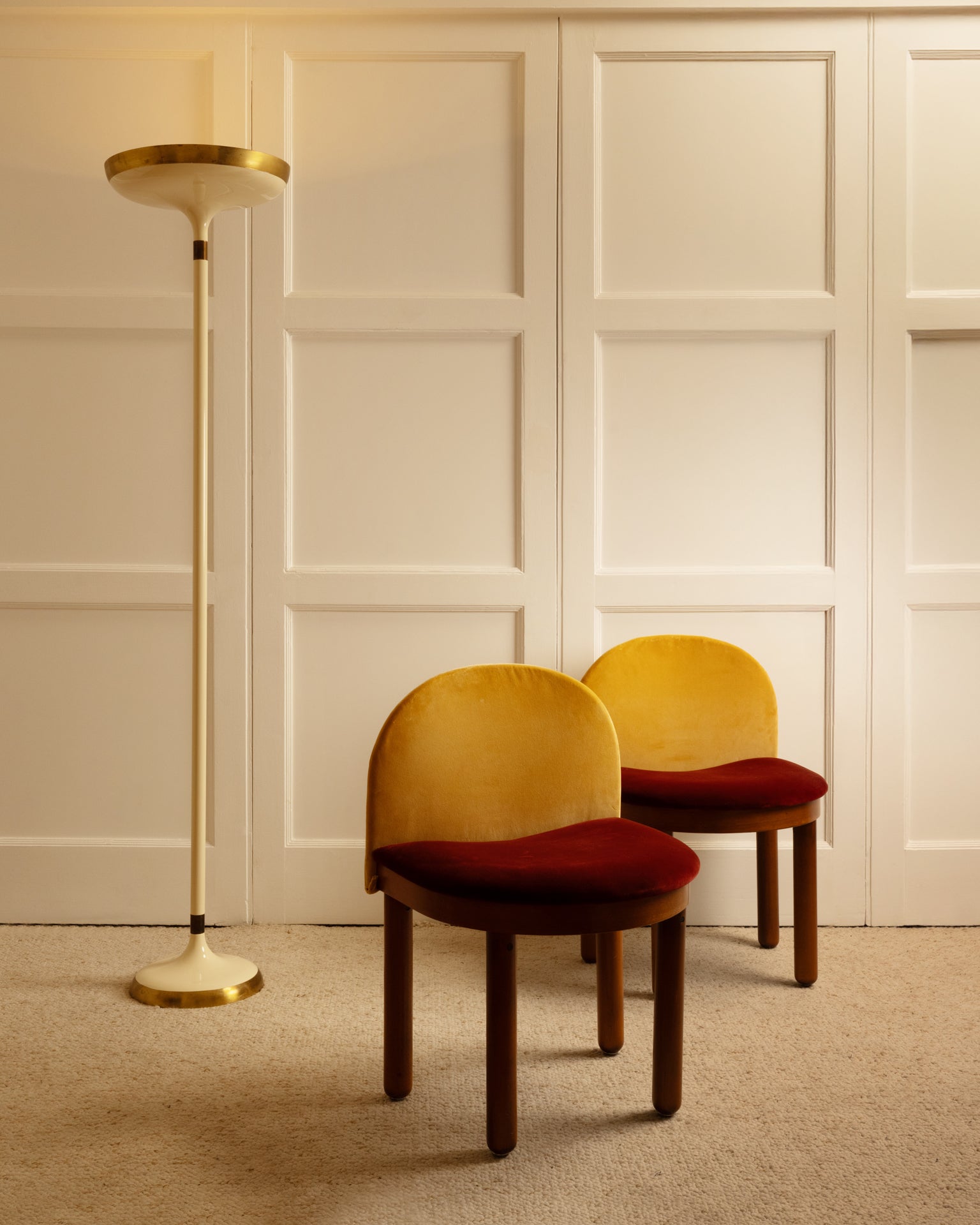 1970s_Cream_White_and_Gold_Floor_Lamp,_Italy