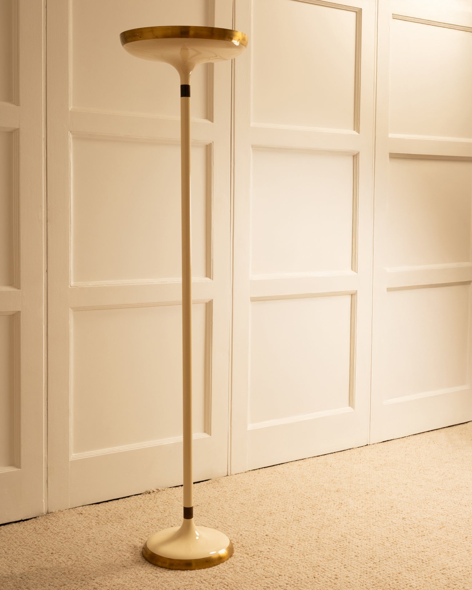 1970s_Cream_White_and_Gold_Floor_Lamp,_Italy