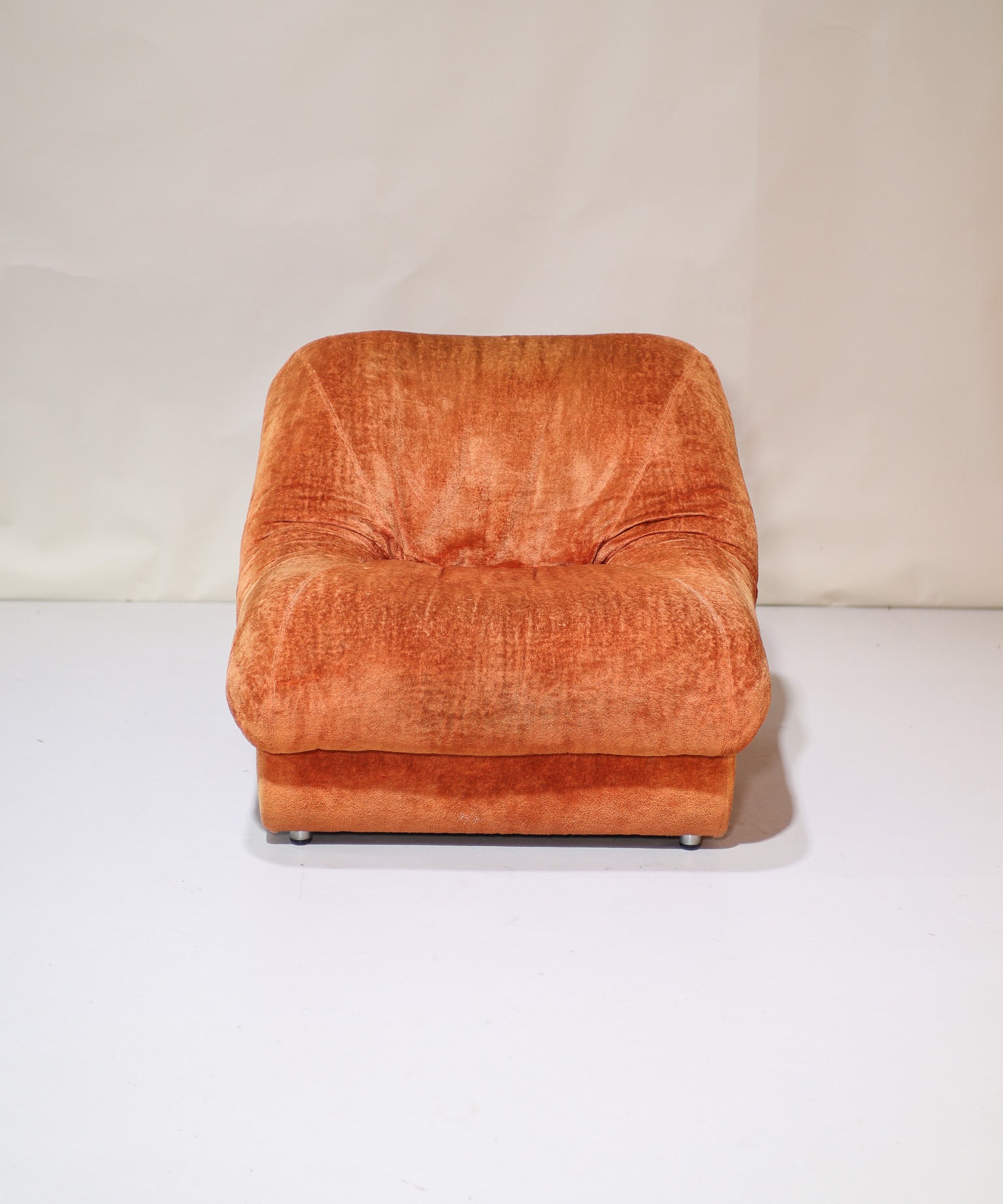 Italian_lounge_chair_orange_vintage_orange_1970s