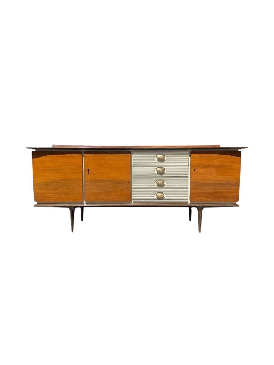 Italian_Mid_Century_Modern_Sideboard_Attributed_to_Vittorio_Dassi,_Teak_and_Brass_Credenza,_1950s