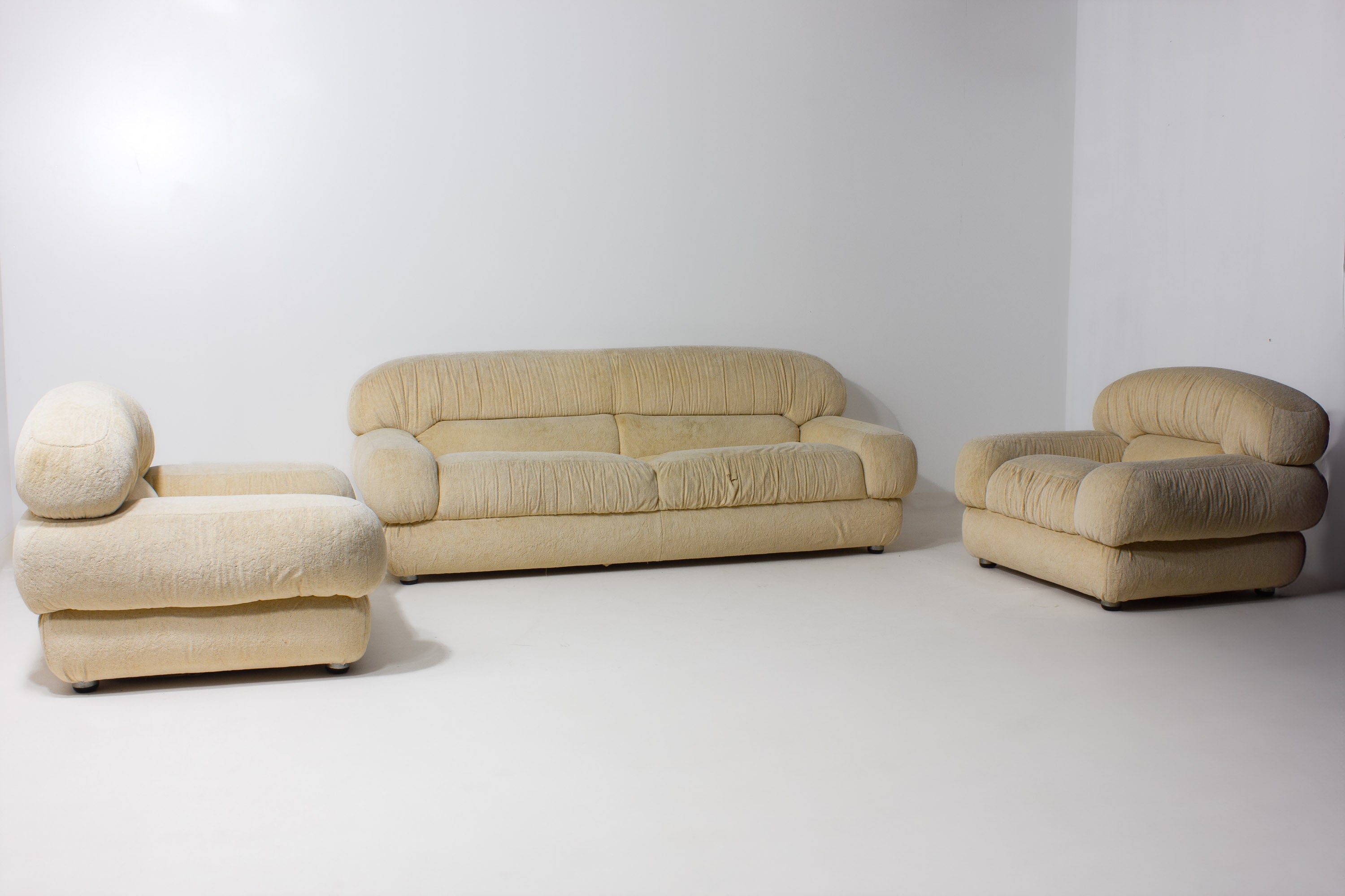 Vintage_Italian_Three_Seater_Plush_Sofa,_1970s_Cream_Curved_Lounge_Sofa_Mid_Century_Modern