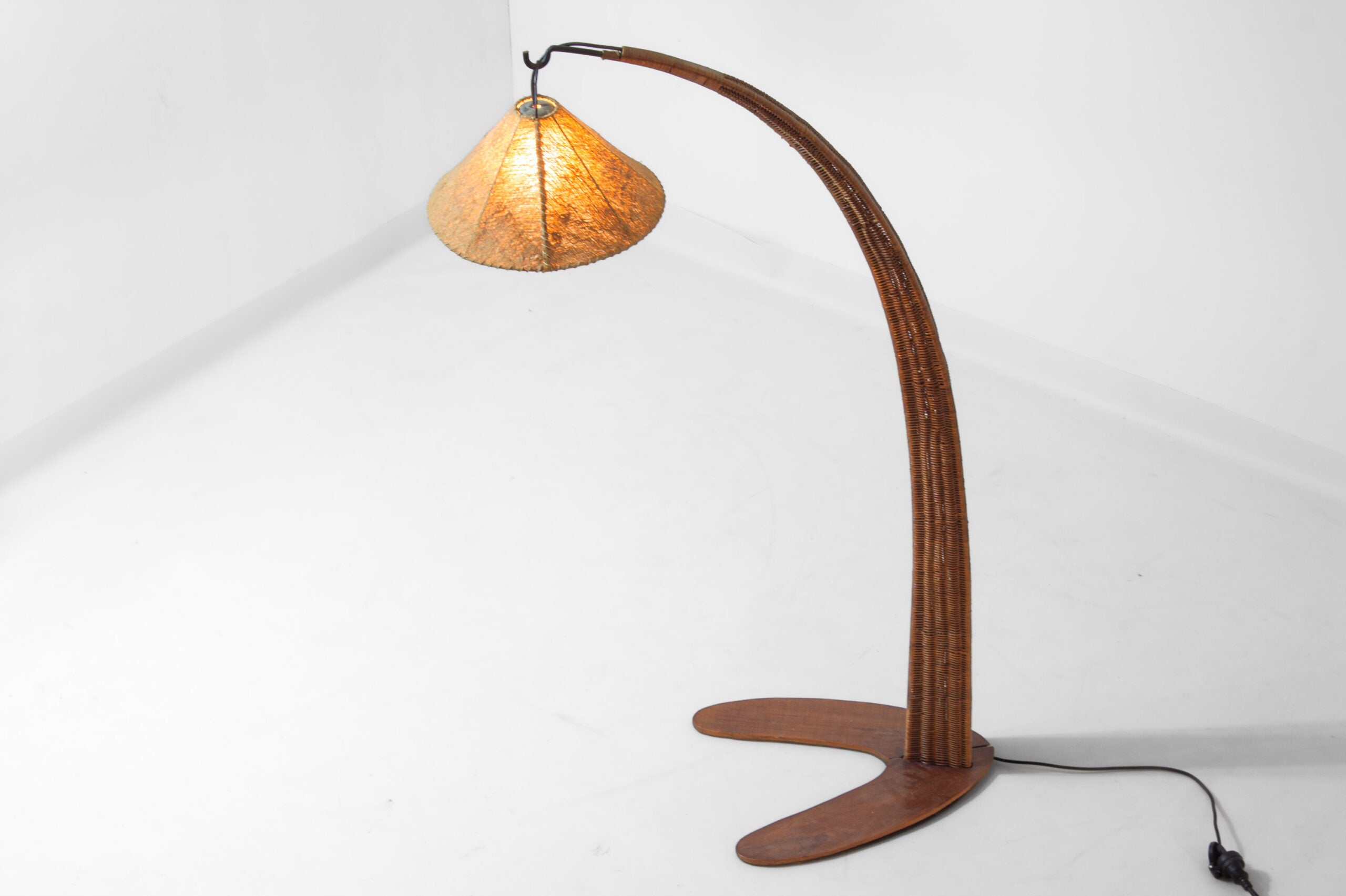 Italian_Rattan_Arc_Floor_Lamp_with_Jute_Shade,_1960s
