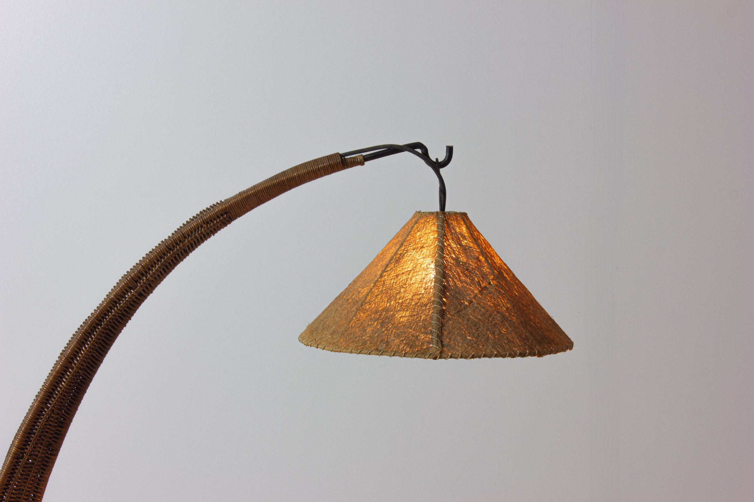 Italian_Rattan_Arc_Floor_Lamp_with_Jute_Shade,_1960s