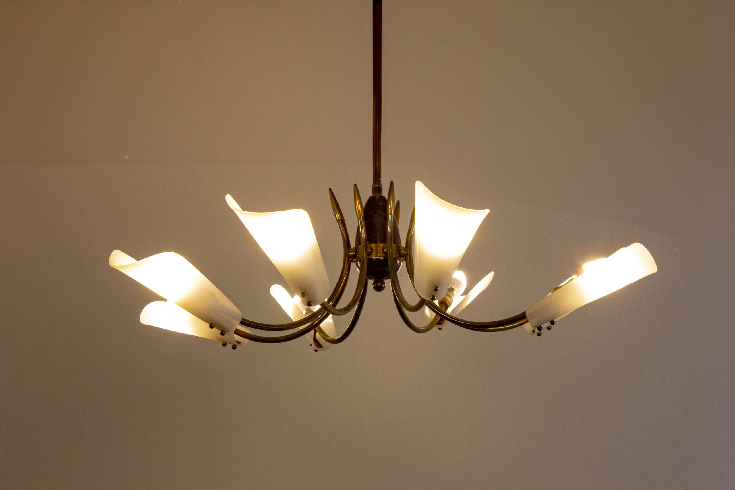 Italian_Spider_Chandelier_with_Eight_Brass_Arms_and_White_Shades,_1970s