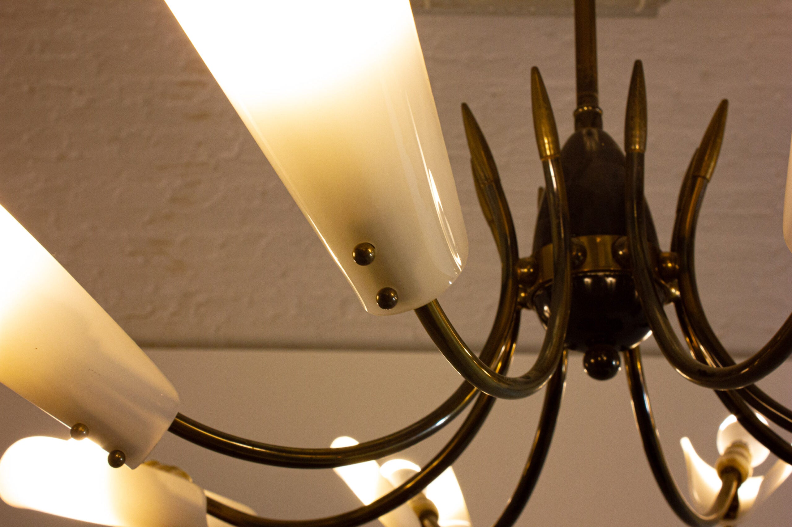 Italian_Spider_Chandelier_with_Eight_Brass_Arms_and_White_Shades,_1970s