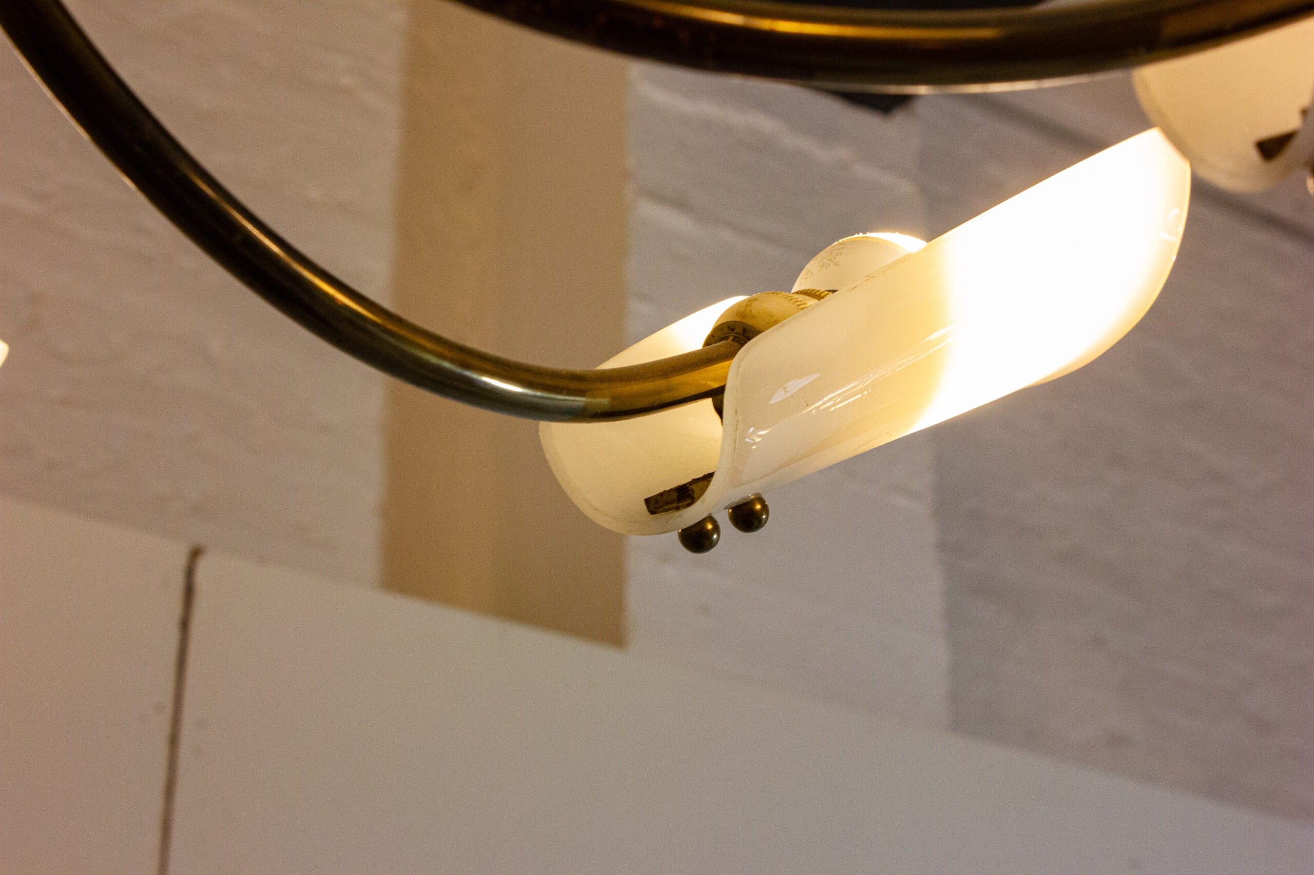 Italian_Spider_Chandelier_with_Eight_Brass_Arms_and_White_Shades,_1970s