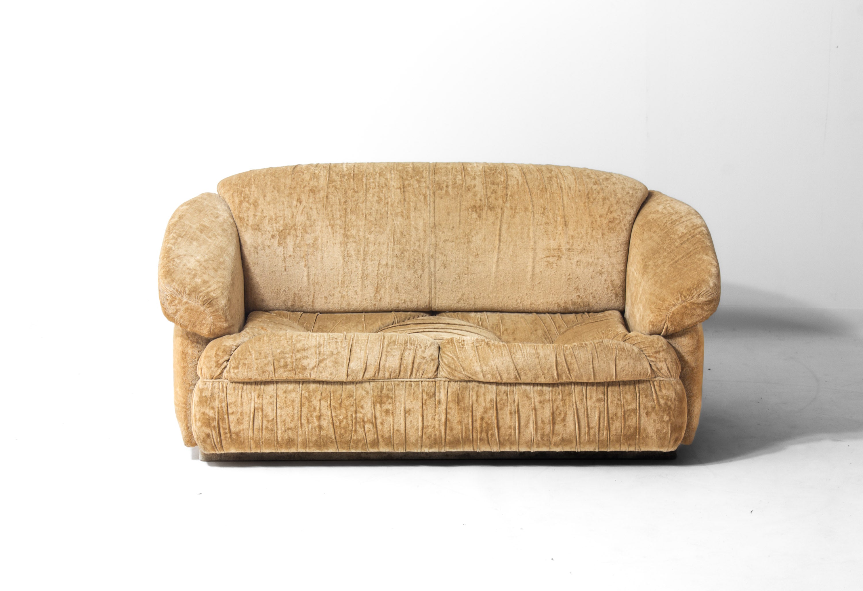 Vintage_Italian_Two_Seater_Plush_Sofa,_Beige_Low_Profile_Lounge_Sofa,_1970s_Mid_Century_Modern