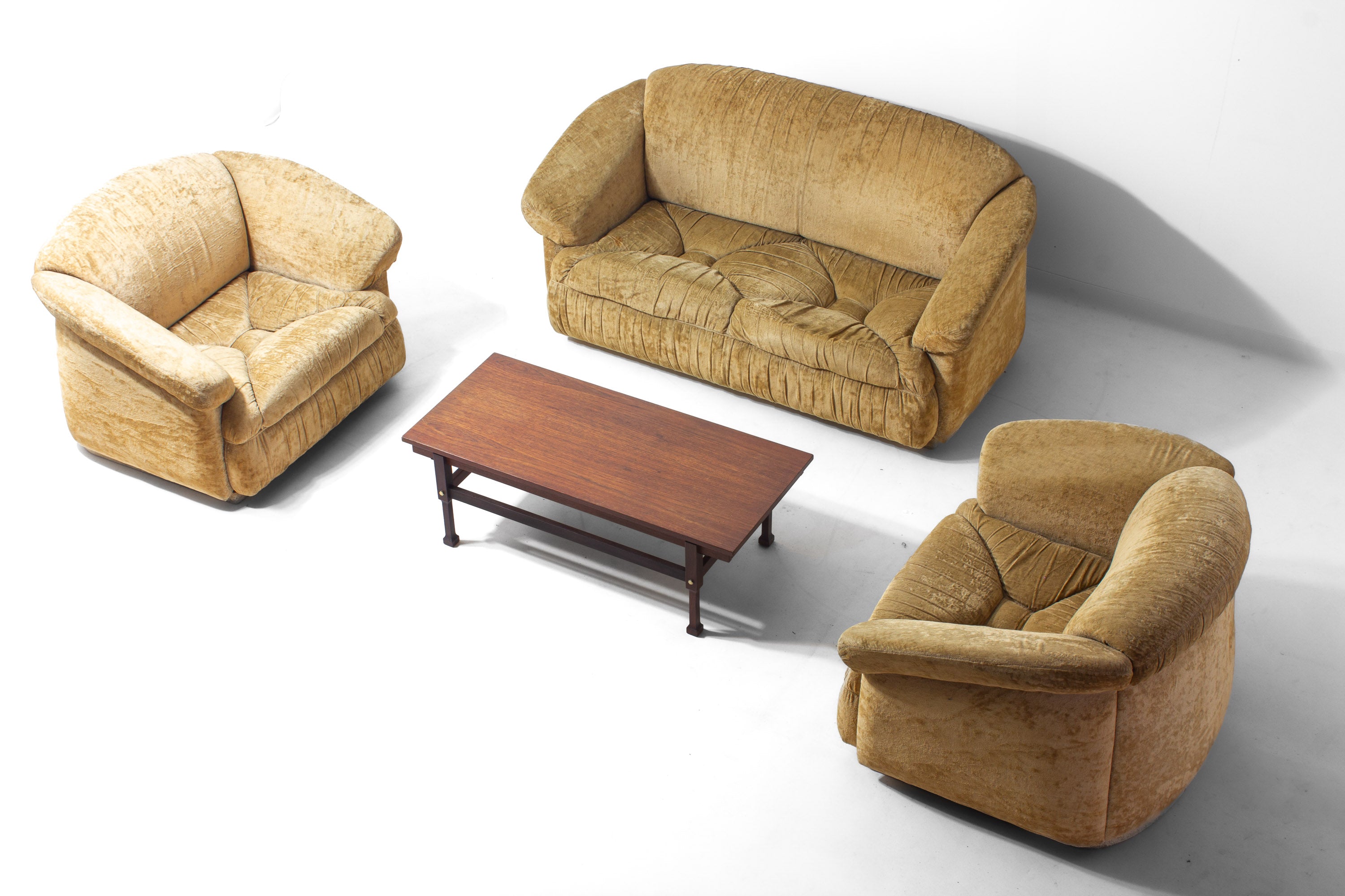 Vintage_Italian_Two_Seater_Plush_Sofa,_Beige_Low_Profile_Lounge_Sofa,_1970s_Mid_Century_Modern
