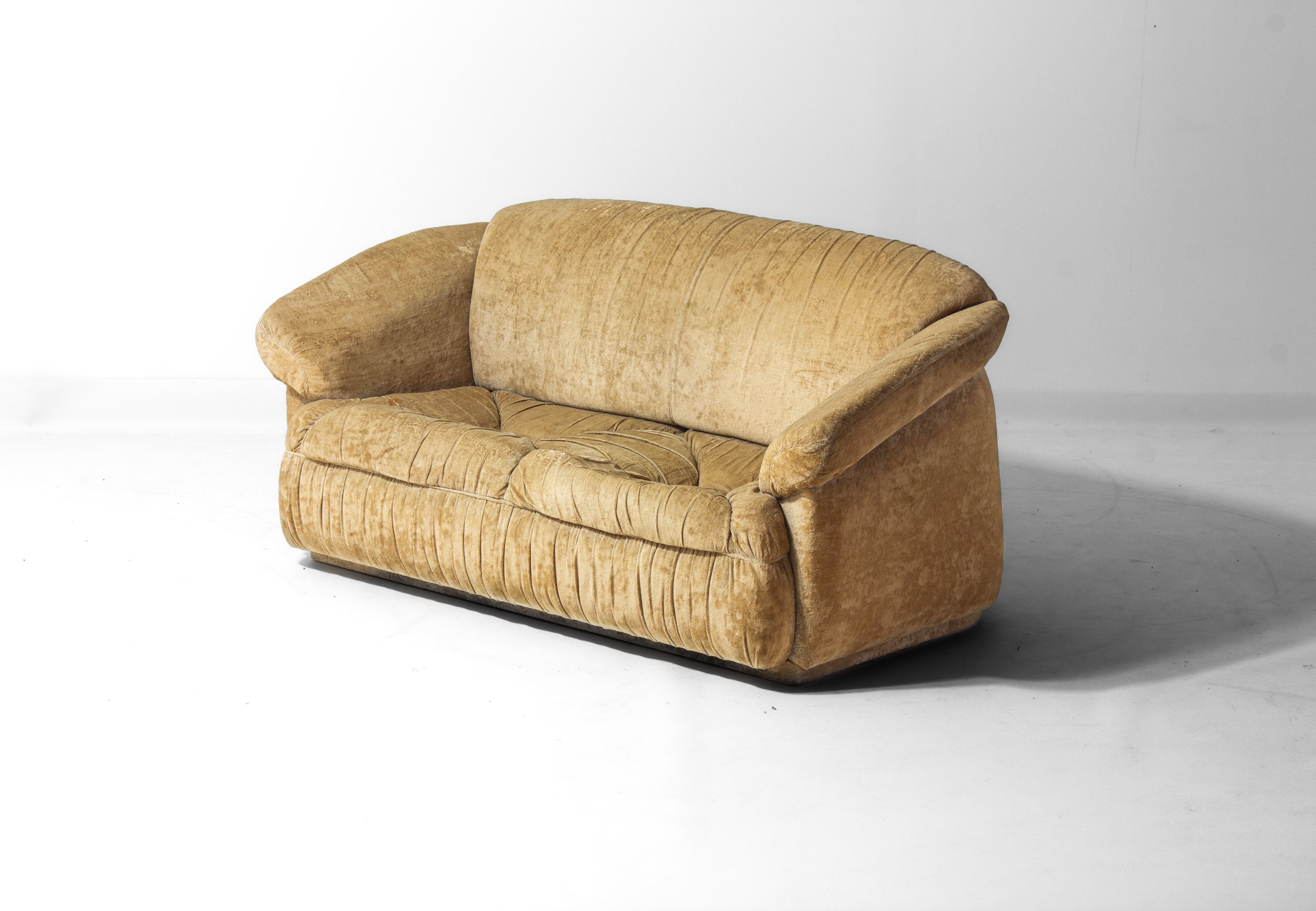 Vintage_Italian_Two_Seater_Plush_Sofa,_Beige_Low_Profile_Lounge_Sofa,_1970s_Mid_Century_Modern
