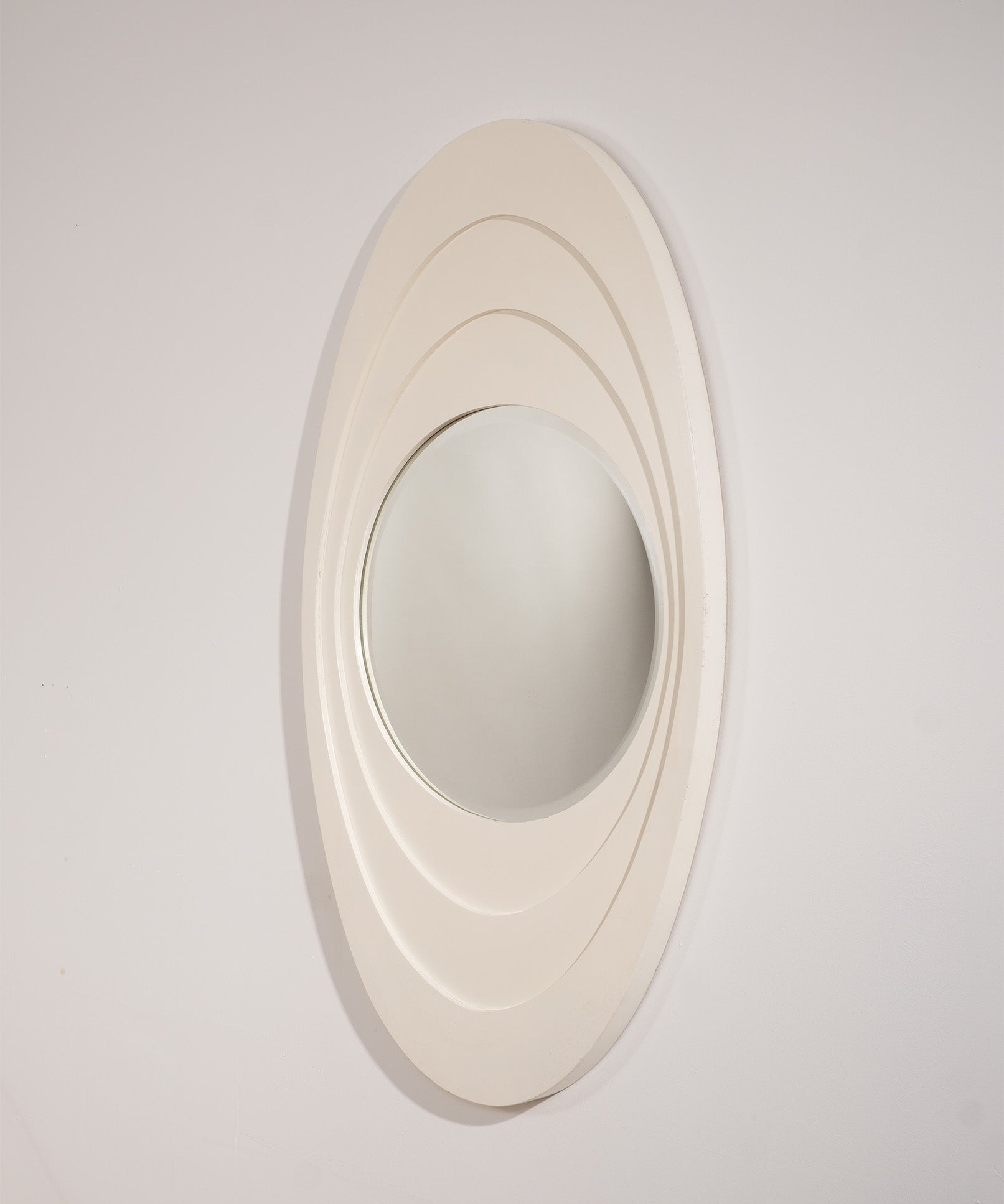White_Lacquered_Wooden_Wall_Mirror_1960s_Italy