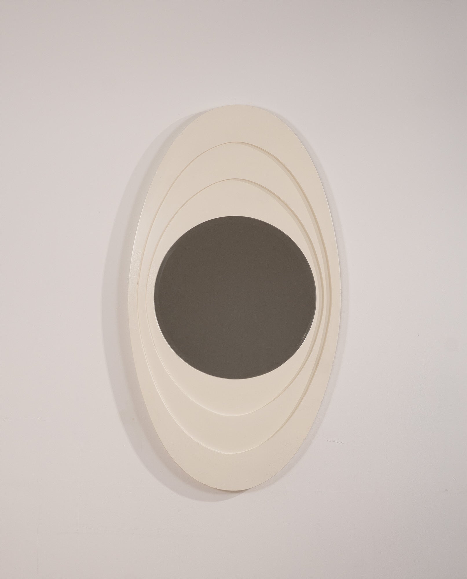 White_Lacquered_Wooden_Wall_Mirror_1960s_Italy