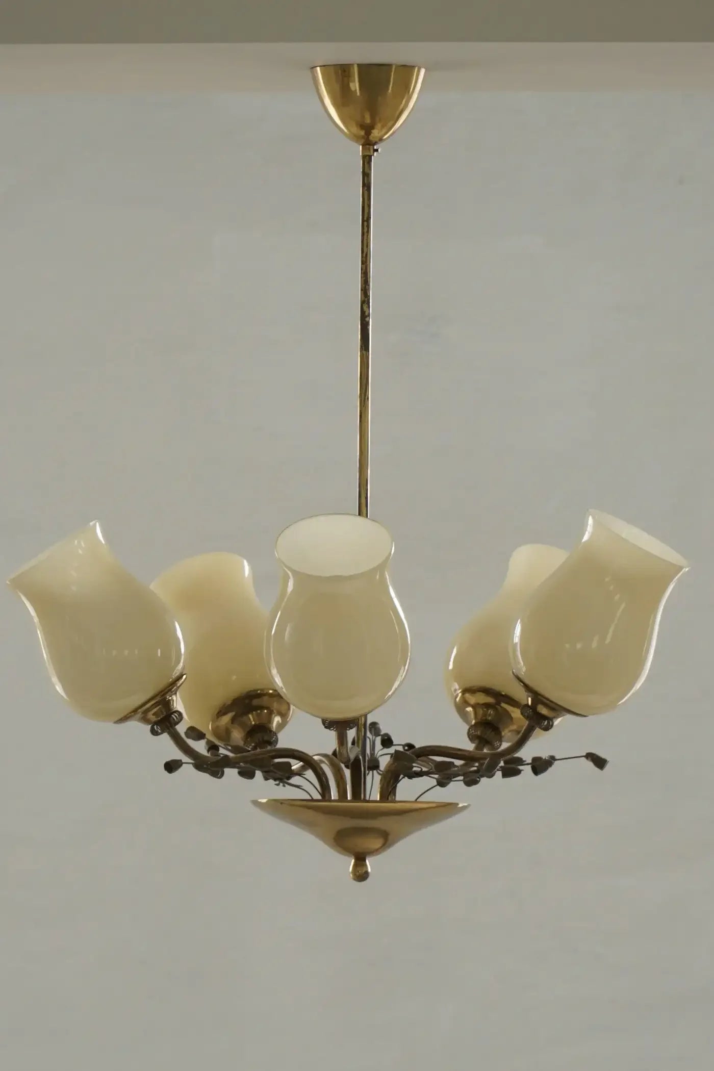 Paavo_Tynell_5-Arm_Brass_and_Glass_Chandelier,_Finland