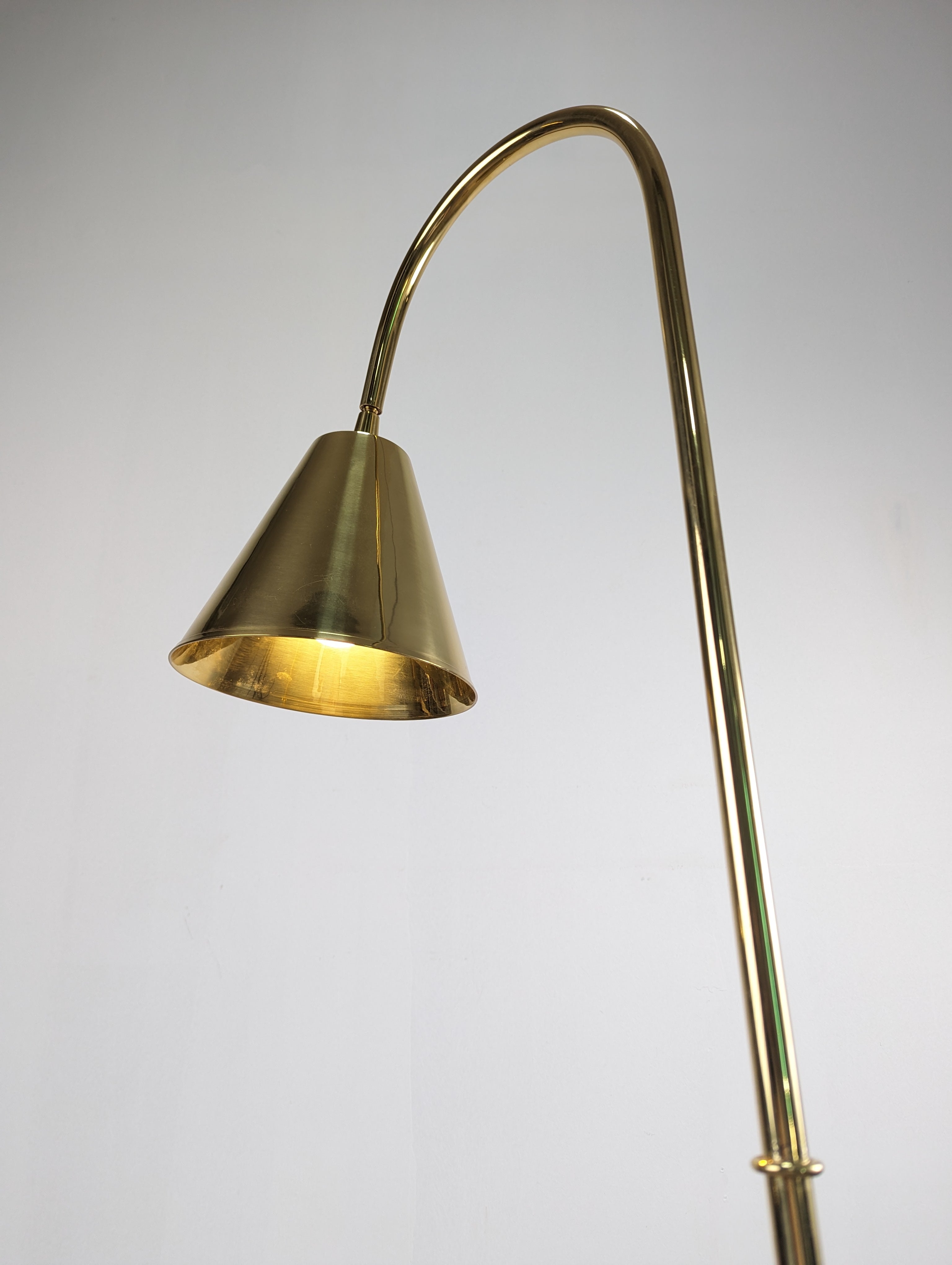 Jacques_Adnet_Brass_Floor_Lamp_by_Valentí,_1970s