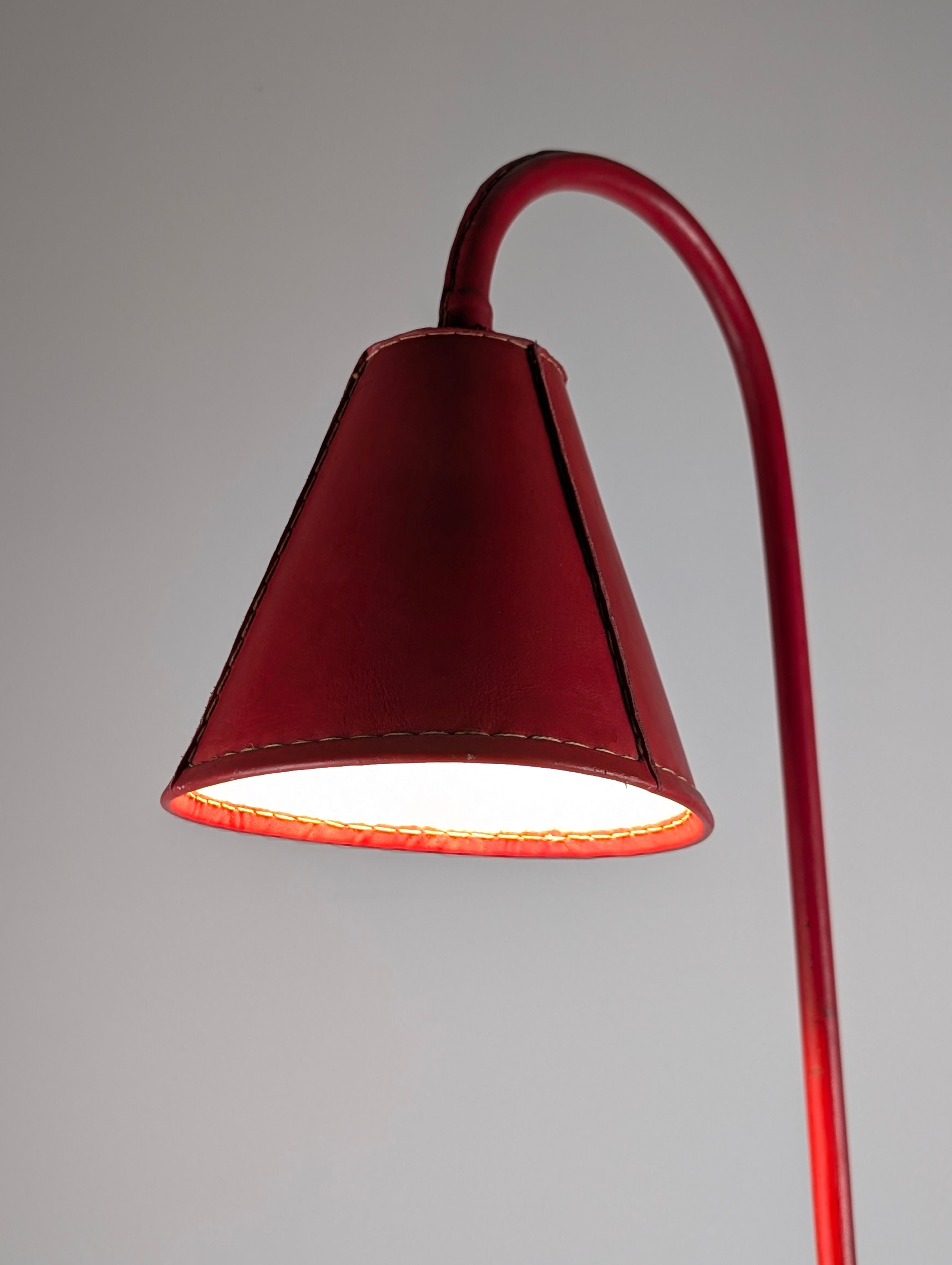 Jacques_Adnet_Floor_Lamp_in_Stitched_Red_Saddle_Leather,_France,_1960s