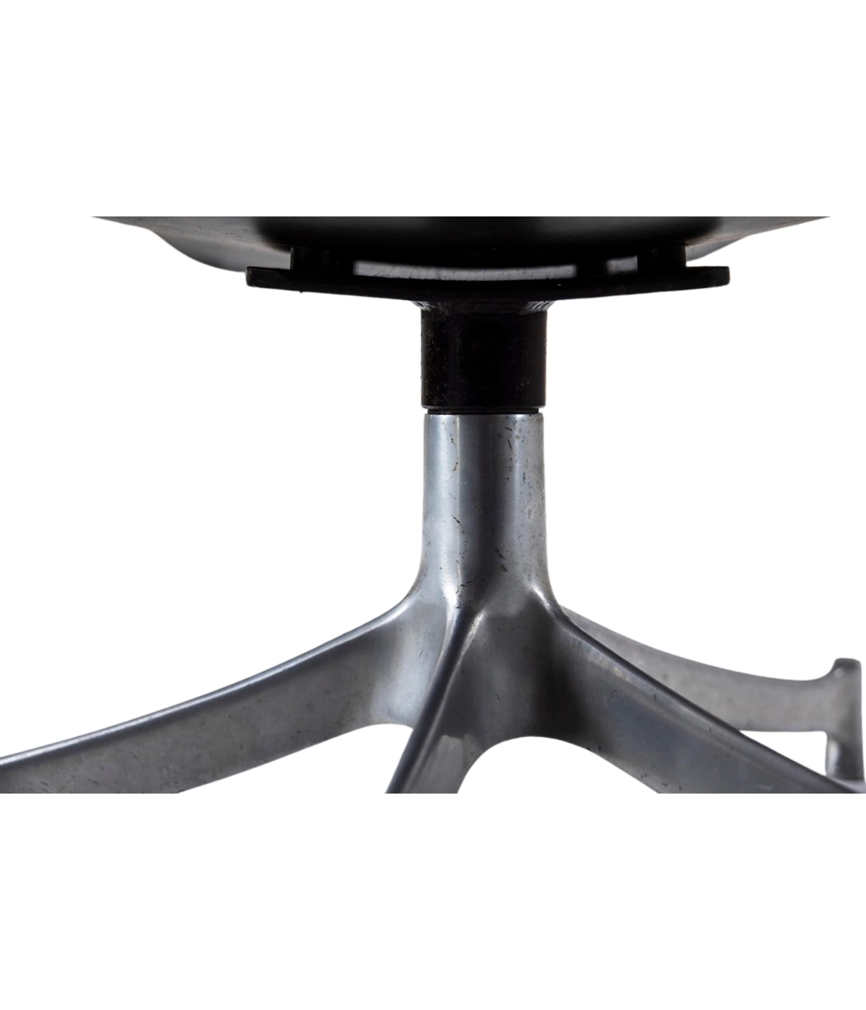 Jørgen_Lund_&_Ole_Larsen_Office_Chair_Mod._932_produced_by_Bo-Ex,_Denmark_1965