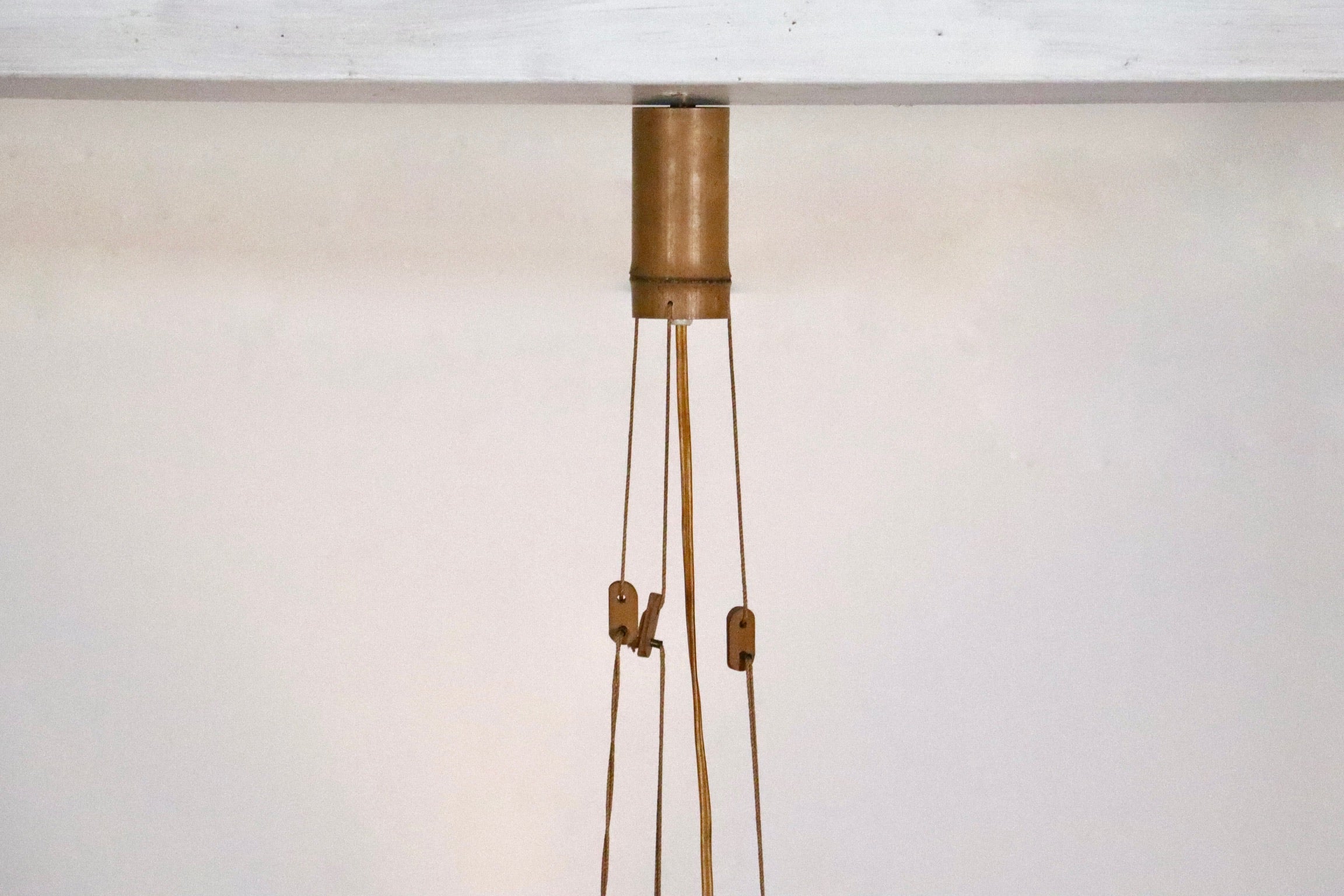 Ju-Yon_Chandelier_by_Ingo_Maurer_for_Design_M_from_1973