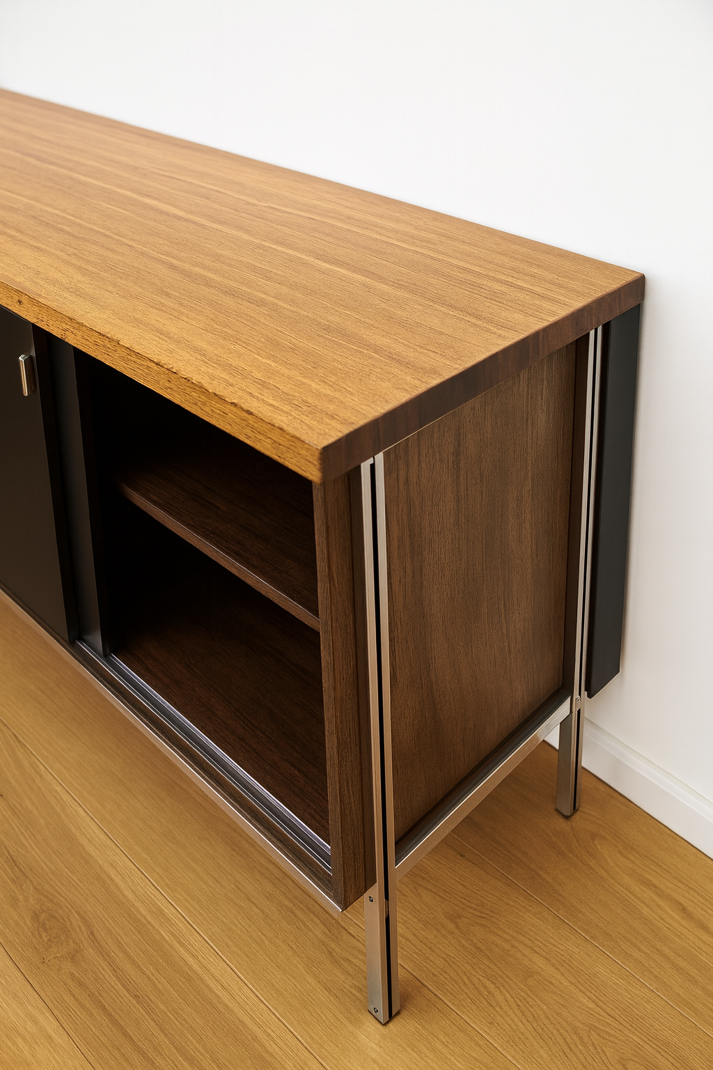 Jules_Wabbes_sideboard_model_DG190_Premium